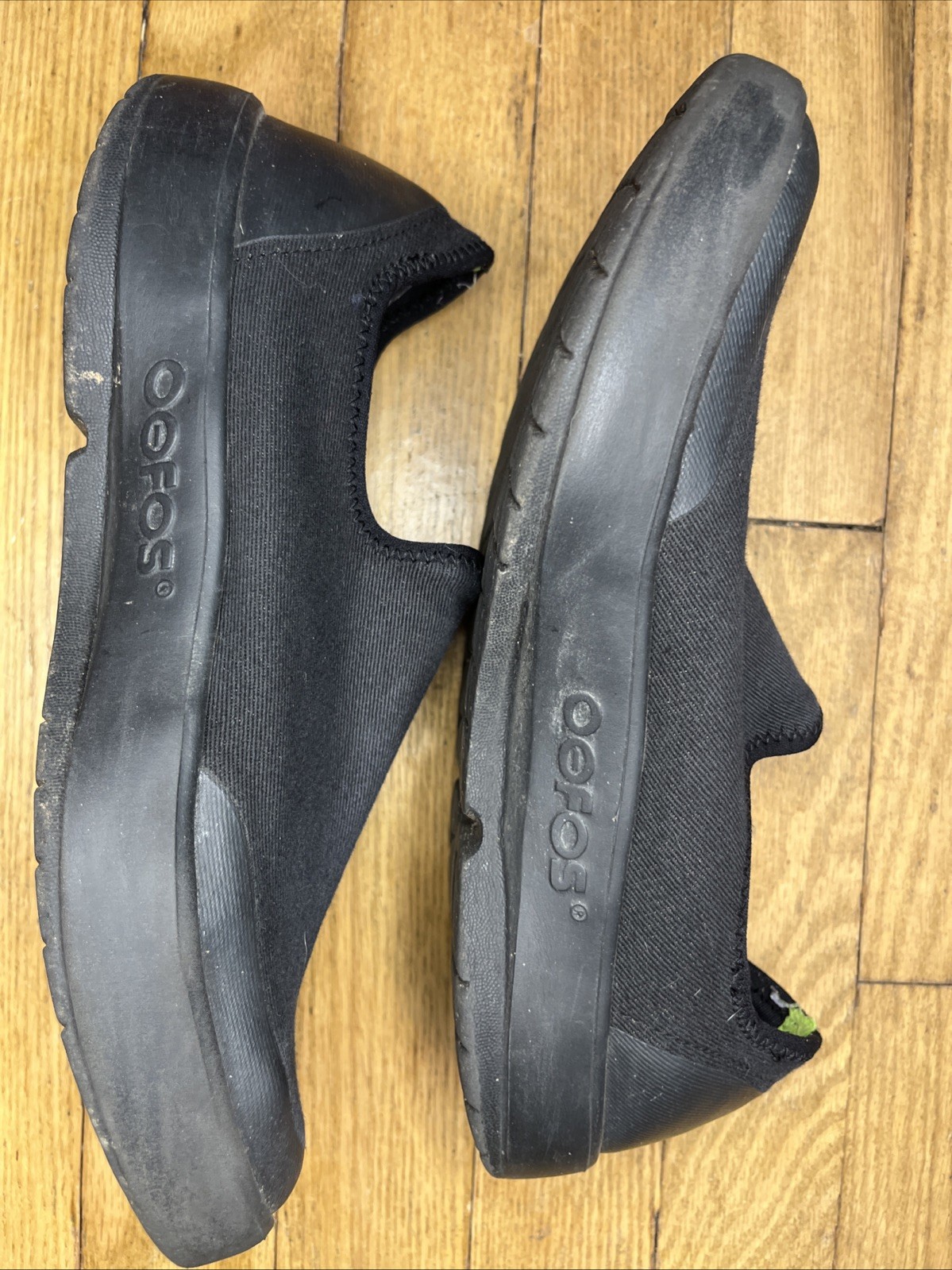 OOfos OOmg eeZee Low Women’s 9 , EU 40 All Black Canvas Comfort Recovery Shoes