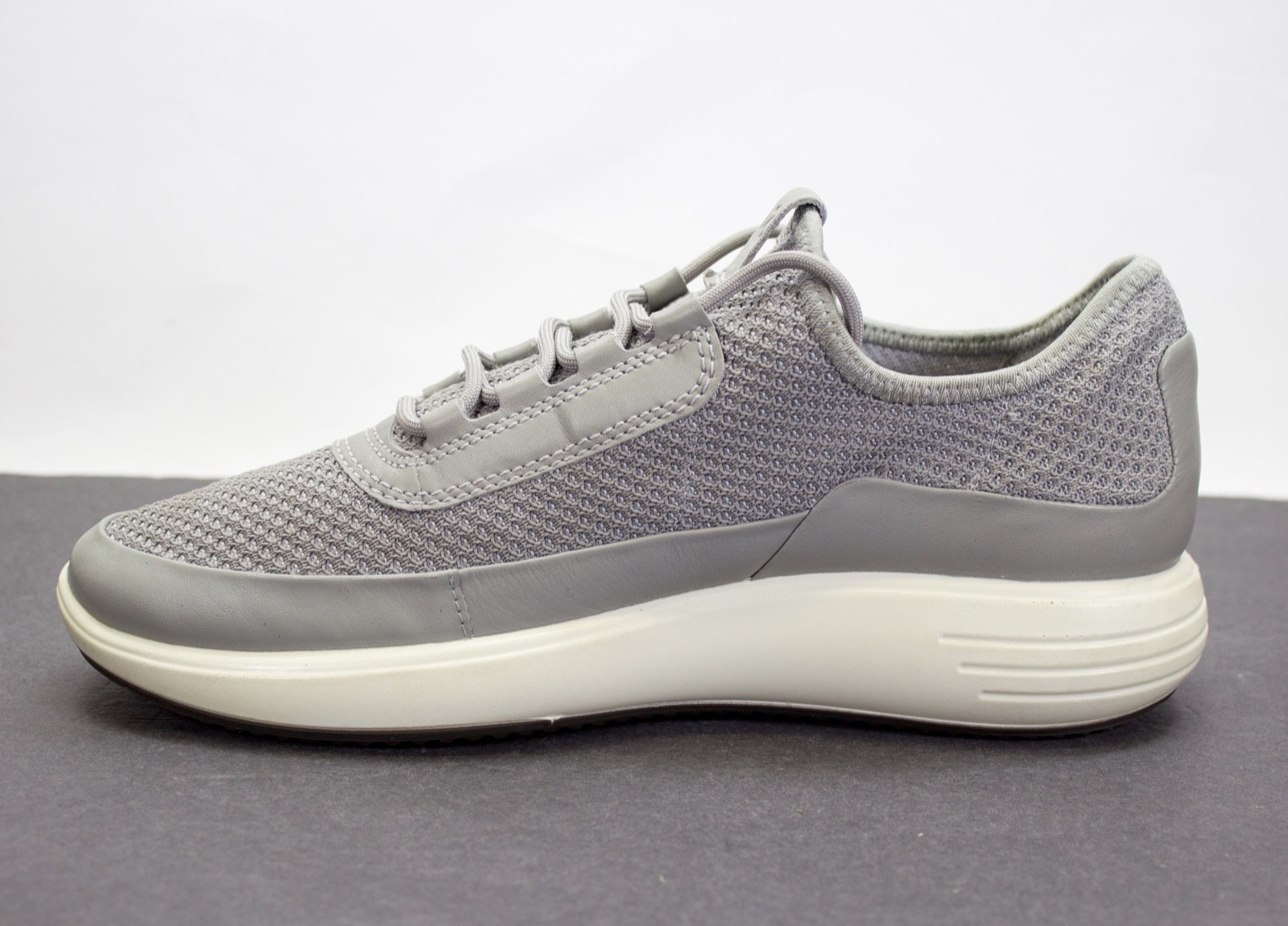 Ecco Soft 7 Runner Womens EU 40 US 9 Gray Lace Up Low Top Casual Shoes Sneakers