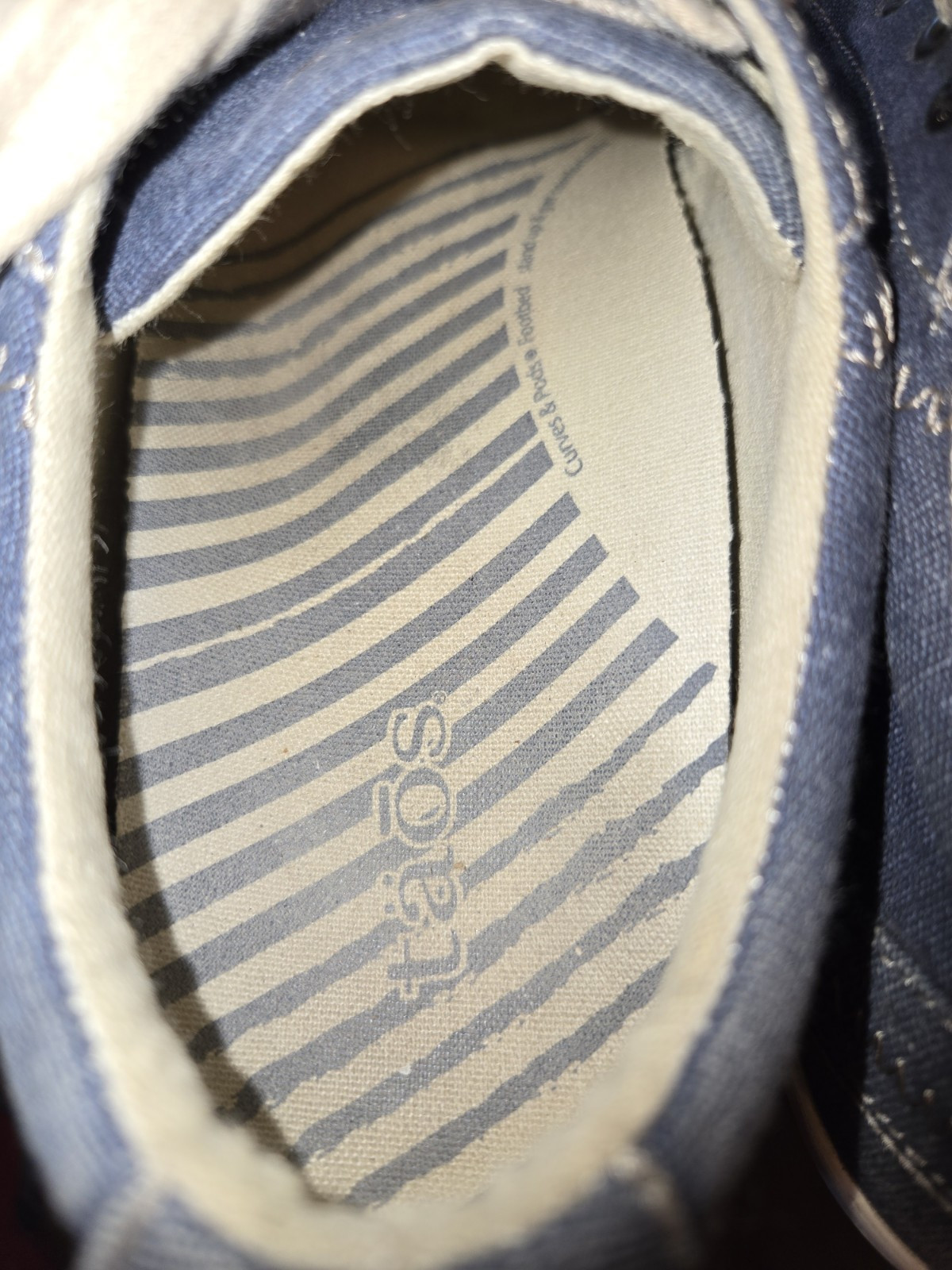 Taos Star Blue Wash Canvas Lace Up Removable Footbed Comfort Sneakers Size 8.5