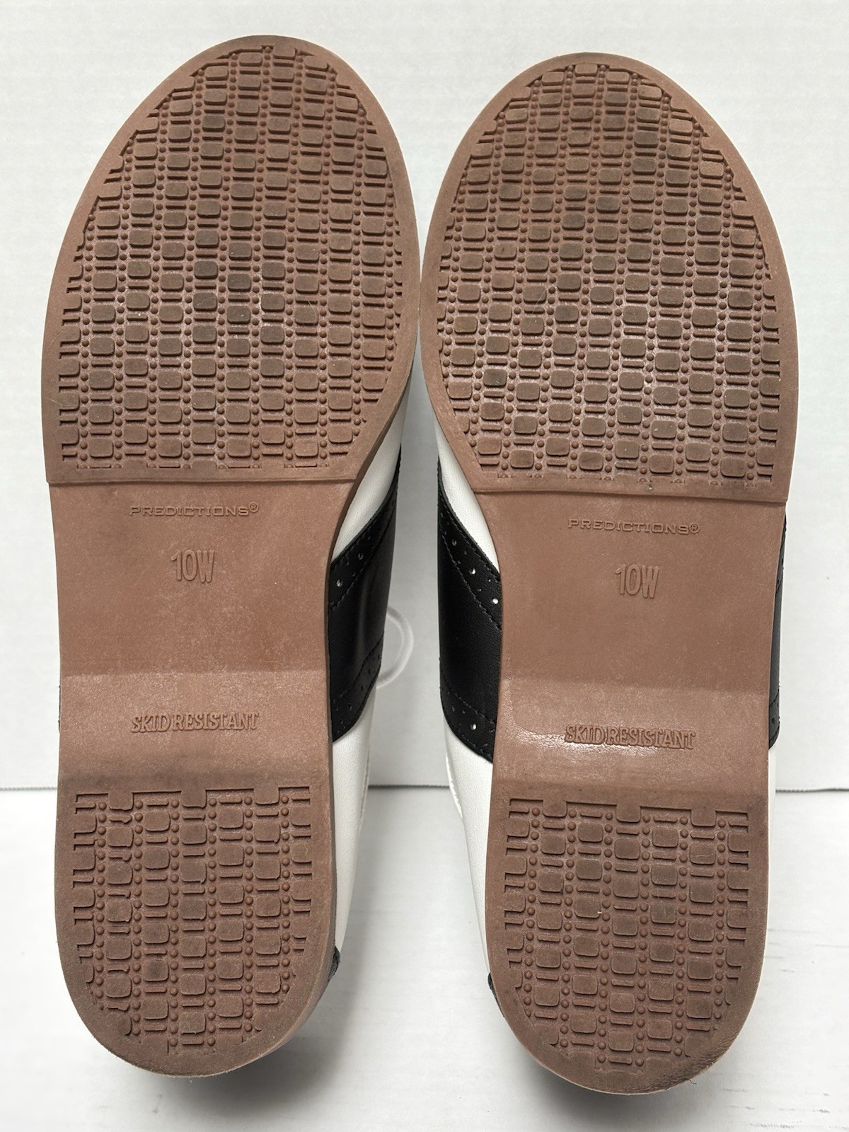 PREDICTIONS Women’s 10W SADDLE SHOES Retro 1950’s Oxford Blk & Wht ~ WORN ONCE!