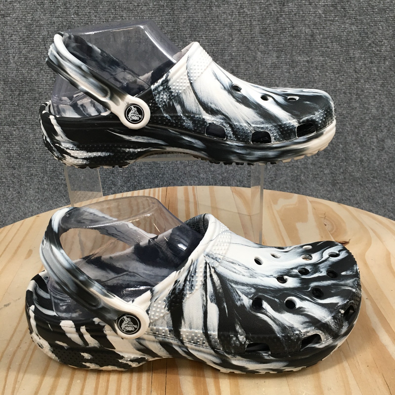 Crocs Classic Marbled Clog Womens 8 White Black Croslite Heel Strap 206867