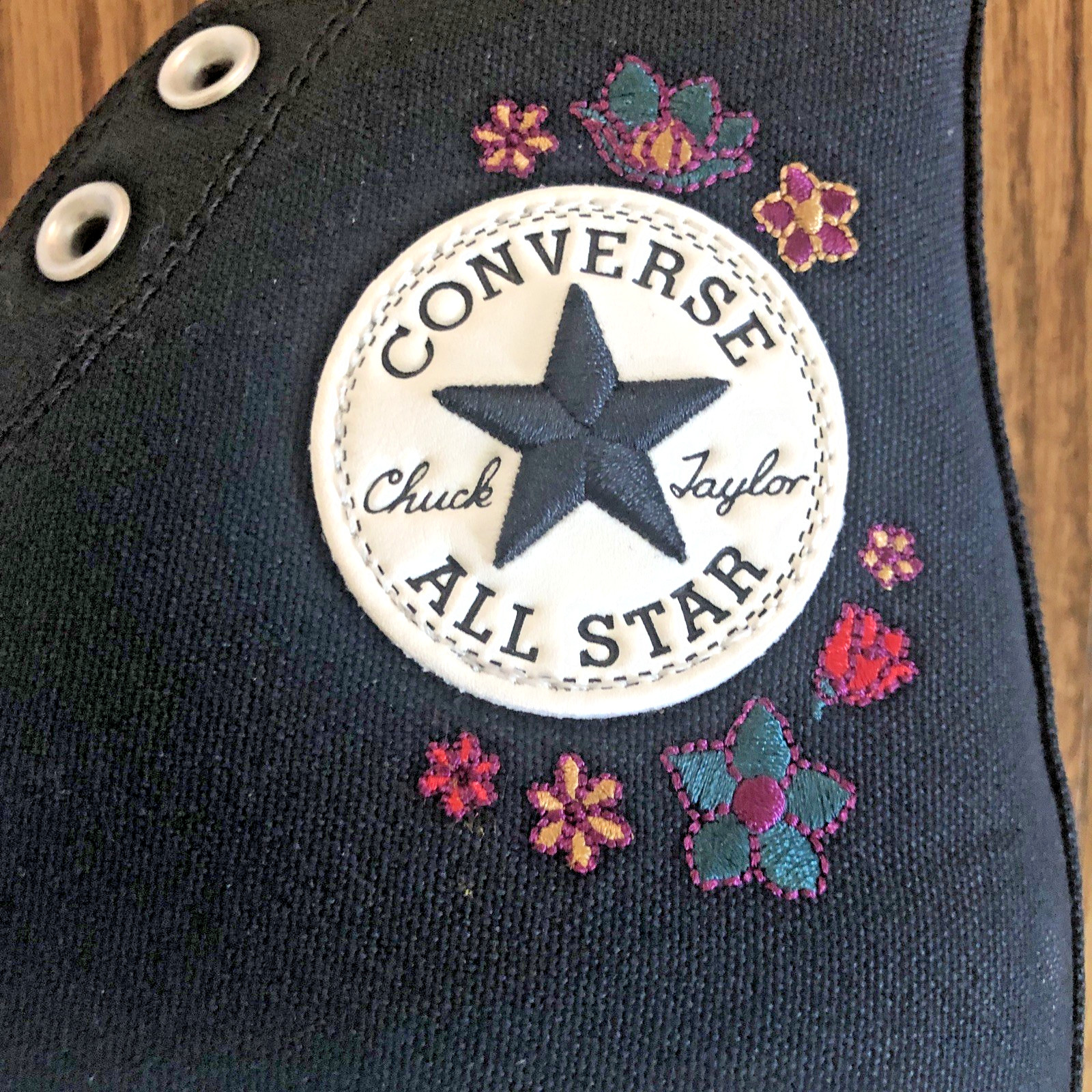 Converse Chuck Taylor All Star Hi Sneakers Womens 10.5 Black Embroidered Flowers