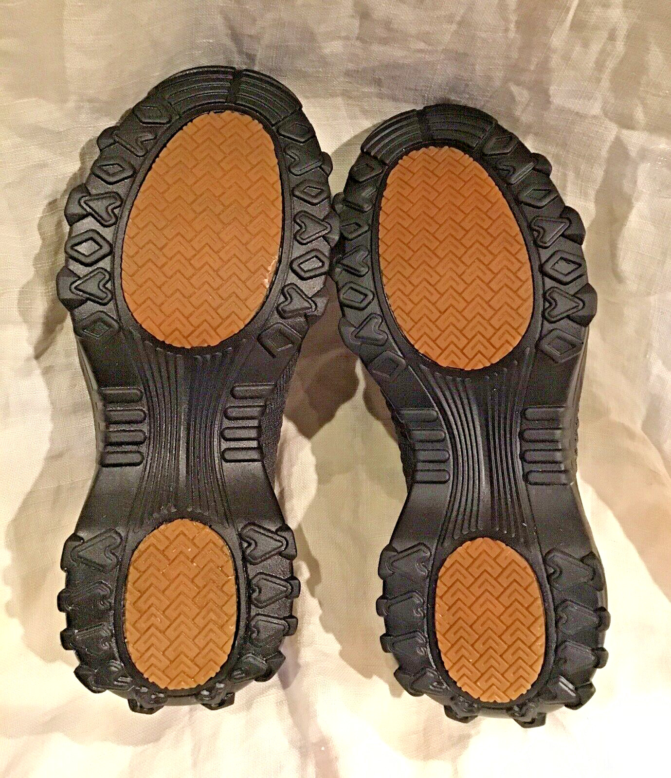ENOSKY SLIP RESISTANT SHOES FOR FOOD SERVICE NURSING WALKING BRAND NEW NO TAGS