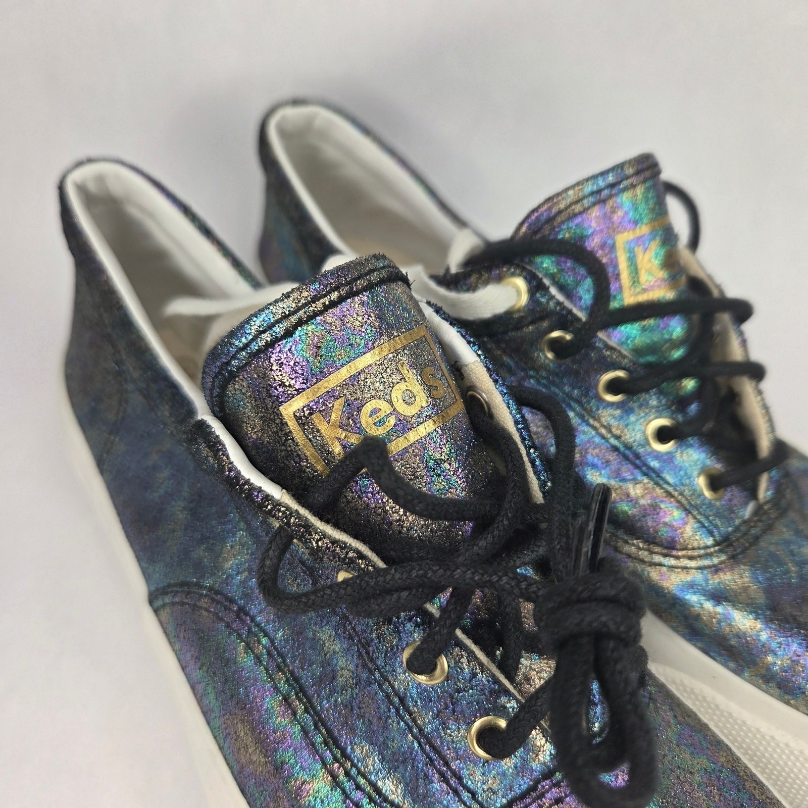 Keds Low Top Sneaker Holographic Iridescent Oil Slick Dream Foam Women’s 9.5