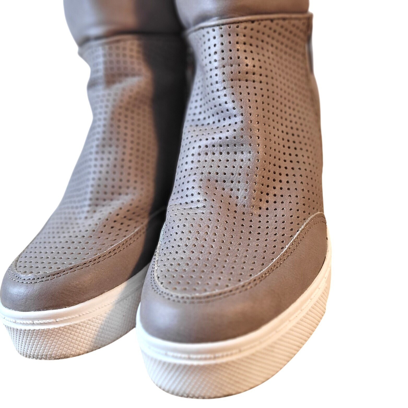 Steve Madden Linqsp Taupe Hidden Wedge Sneakers sz 8 Perforated Fashion High Top