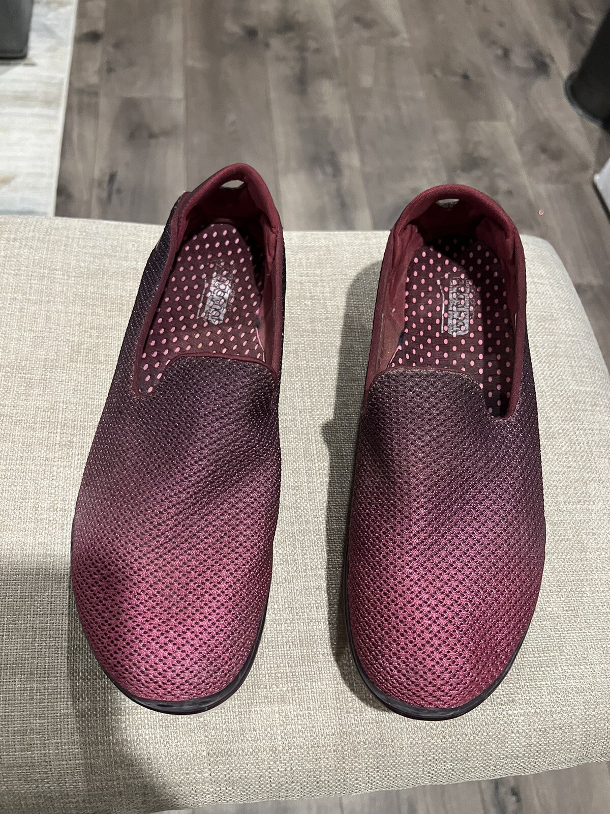 ladies skechers size 9.5, GoFlex. Burgandy Ombré Color. Quick Fit