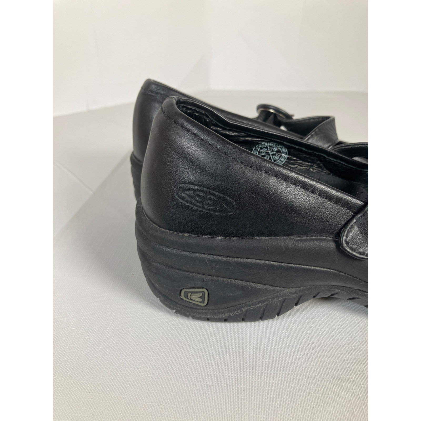Keen Women 6 Black Leather Mary Jane Slip Resistant Work Shoes 5368-BLCK Cush