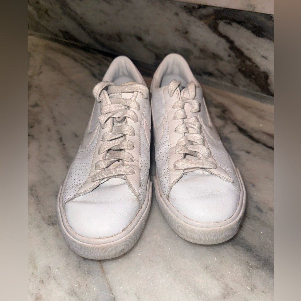 Nike Size 8 Womens Sweet Classic Low Perforated White Leather Sneakers