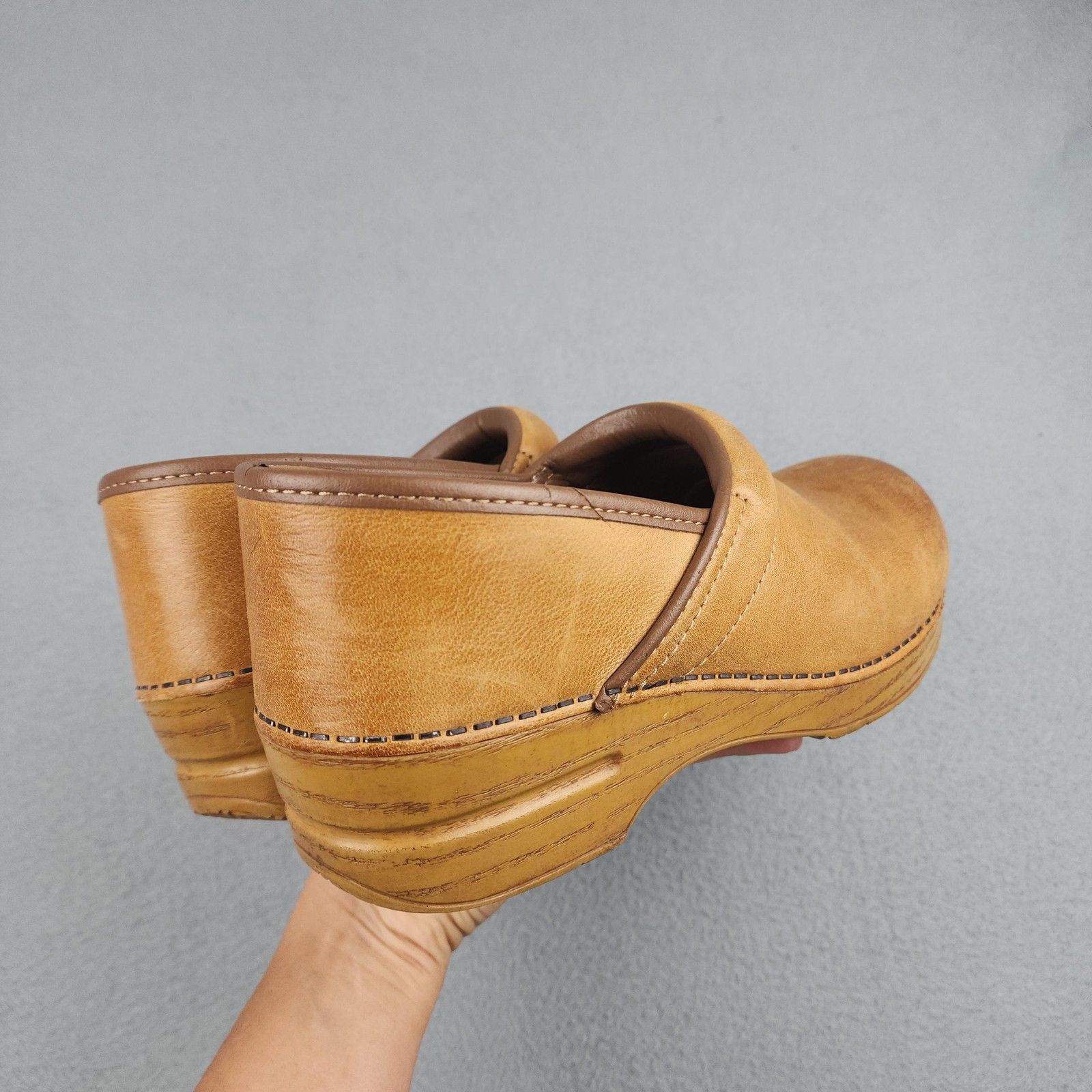Dansko Shoes Womens Size 9.5 (40) Brown Leather Clog Slip On Comfort Workwear