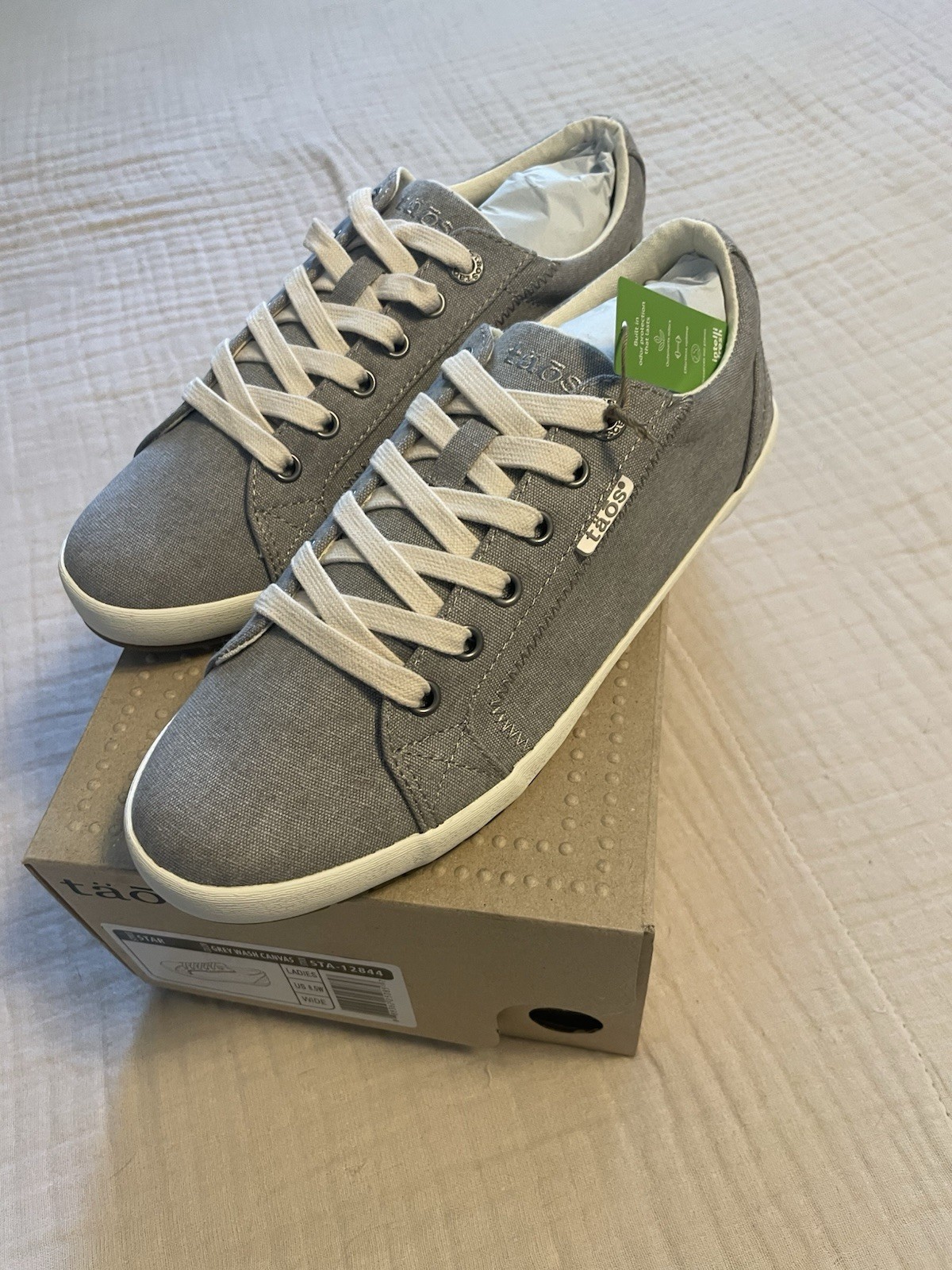 Women’s Taos Star Casual Sneaker Grey Wash Canvas 8.5 wide New in Box