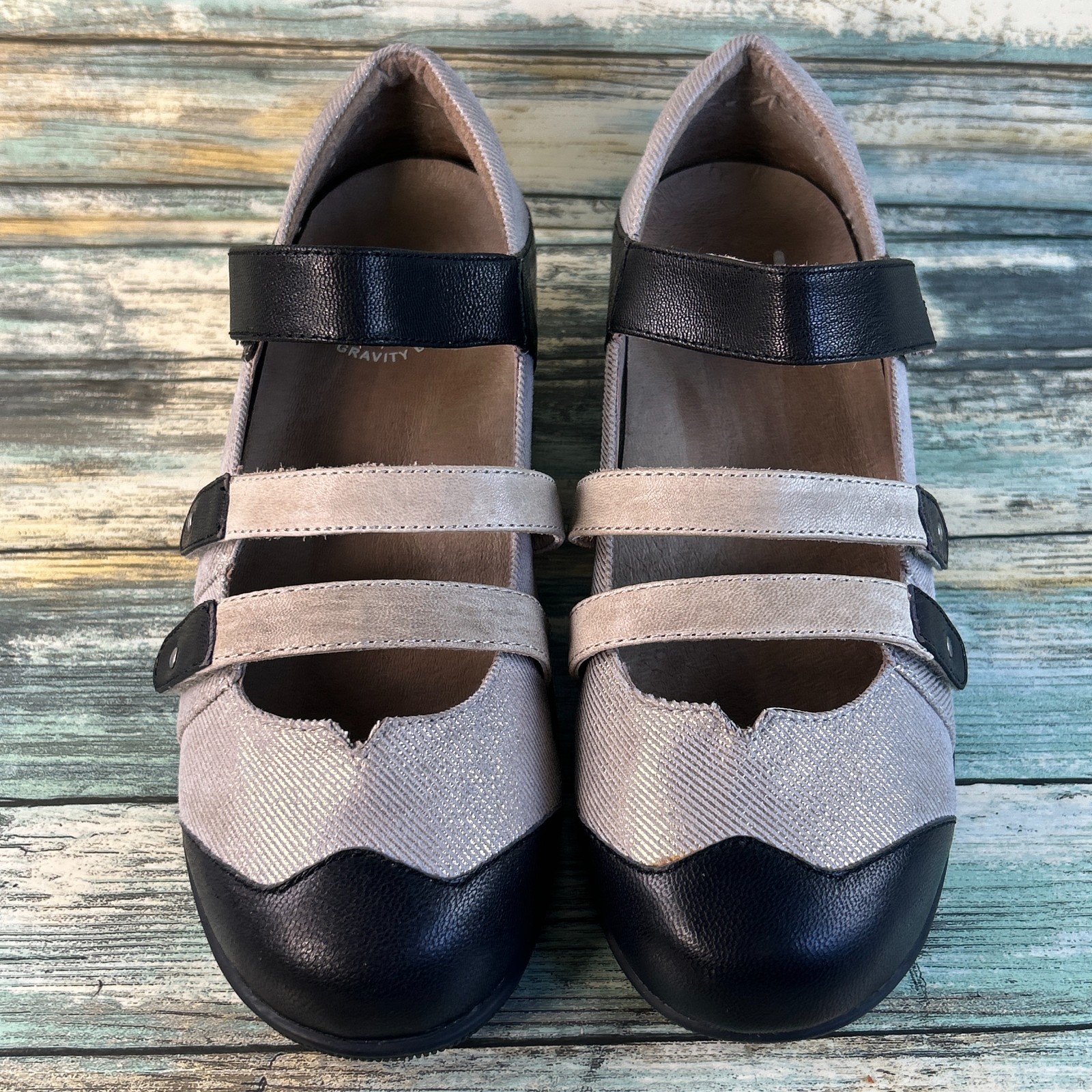 GRAVITY DEFYER Mary Jane 7.5 Wedge Adjustable Comfort Shoe Metallic Gray Leather