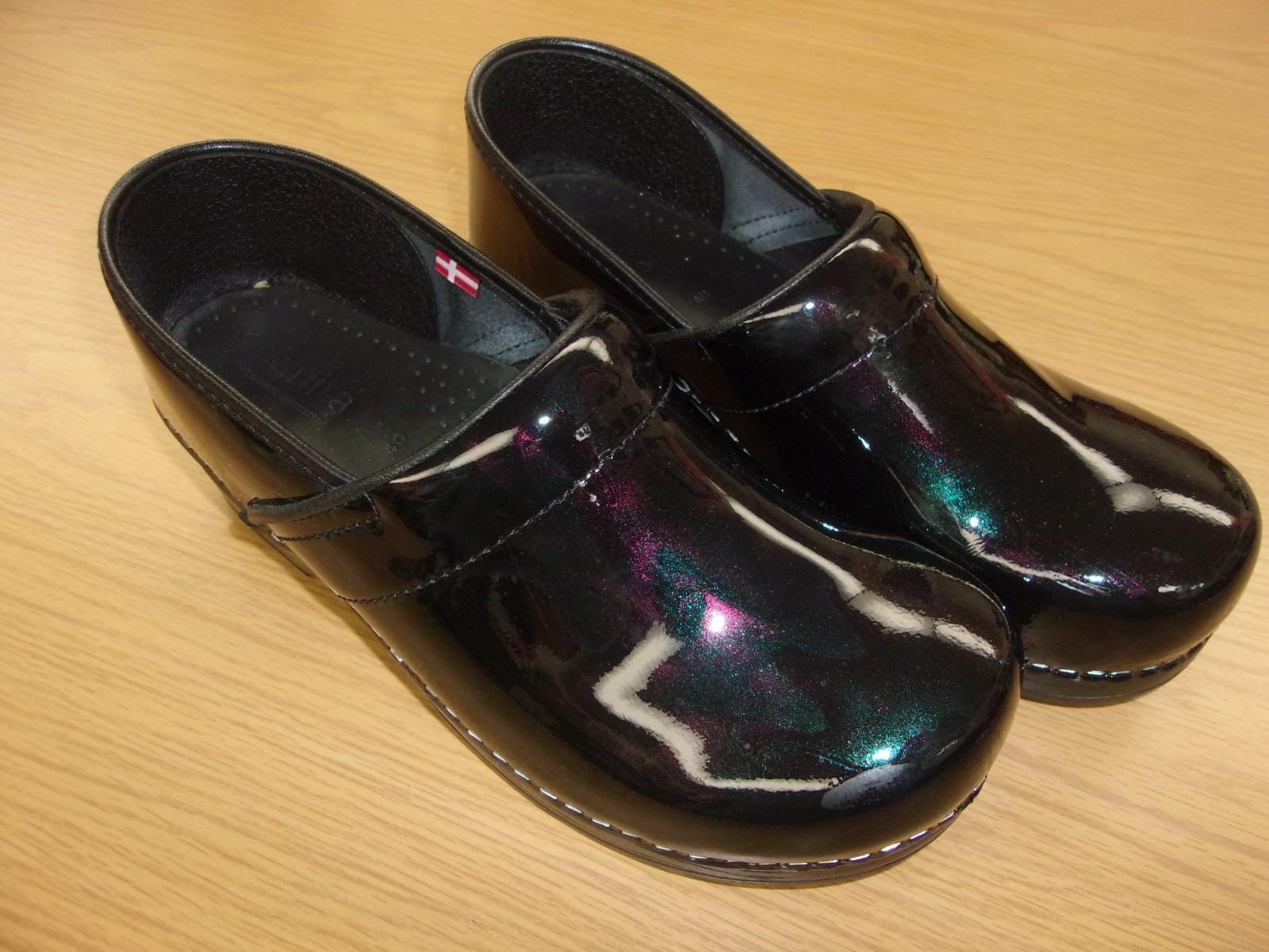 Sanita The Original Danish Black Metallic Patent Leather Clogs 40 ~Poland Made~