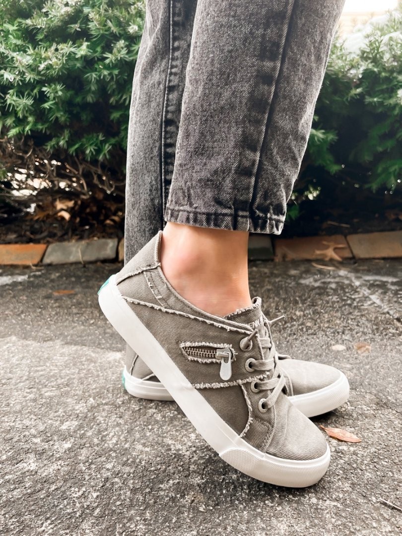 JENN ARDOR Slip On Canvas Shoes Women Low Top Fashion Sneakers Walking Flats