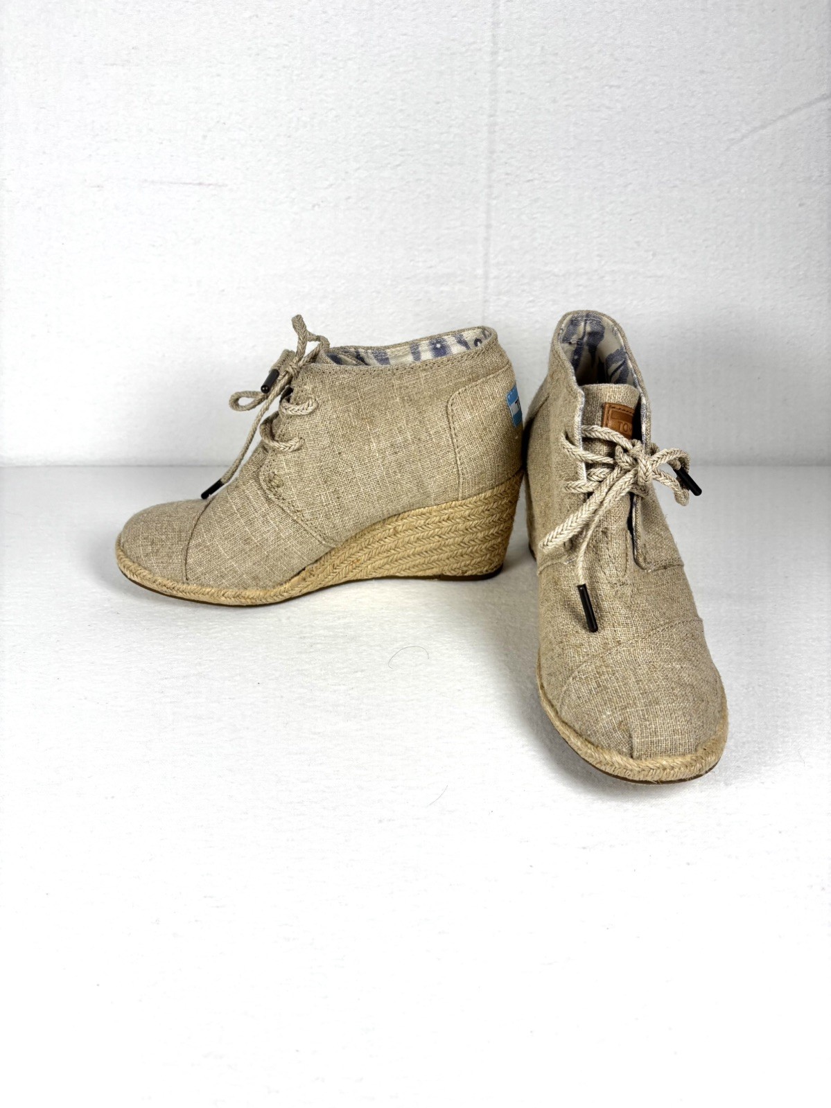 TOMS 6.5 Desert Wedge Booties Ankle Espadrille Nuetral Lace Up Taupe