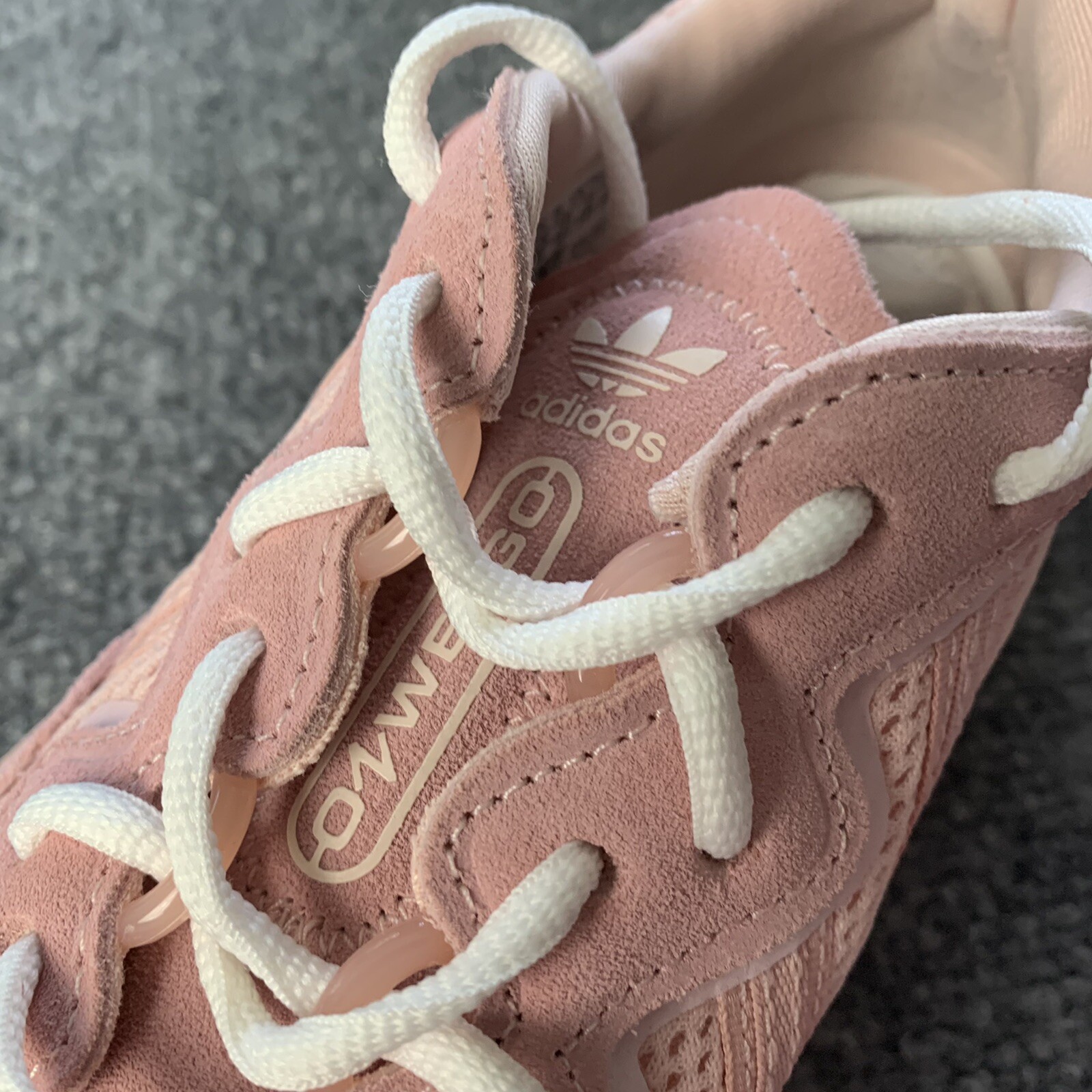 ADIDAS Ozweego Shoes Women’s Vapor Pink Hq6682 Size 7.5 US “New Without Box”