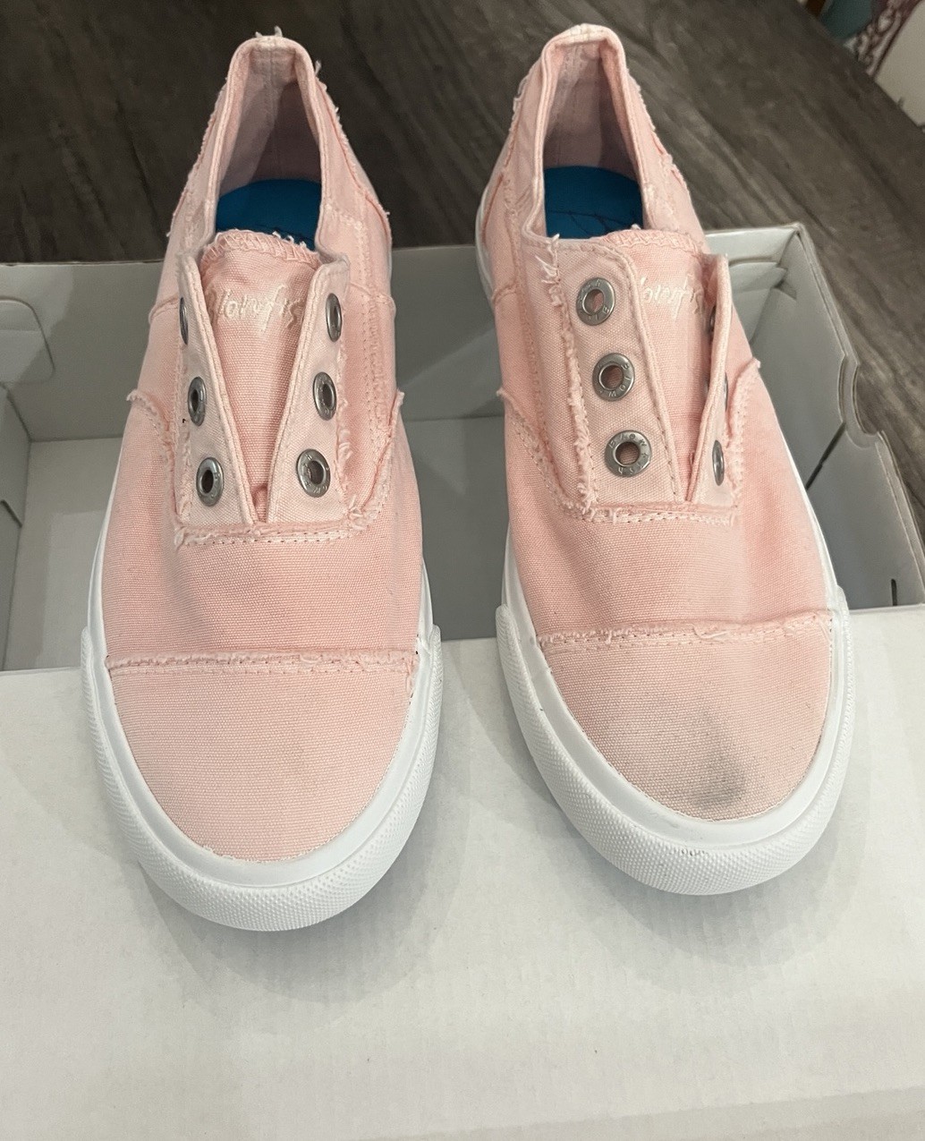 Blowfish Malibu Play Pink Slip On Laceless Sneakers Women’s Size 7.5 New In Box