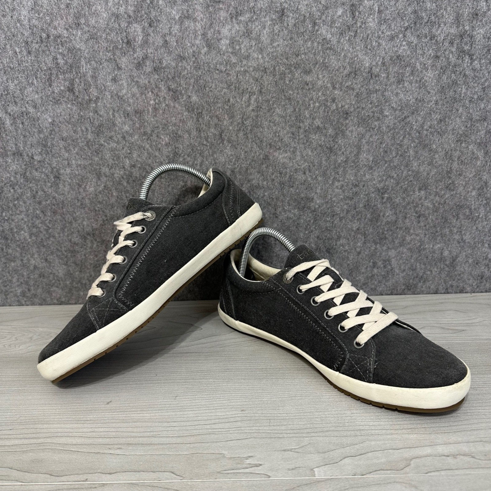 Taos Star Sneakers Womens 10 Charcoal Washed Canvas Lace Up Comfort Shoes