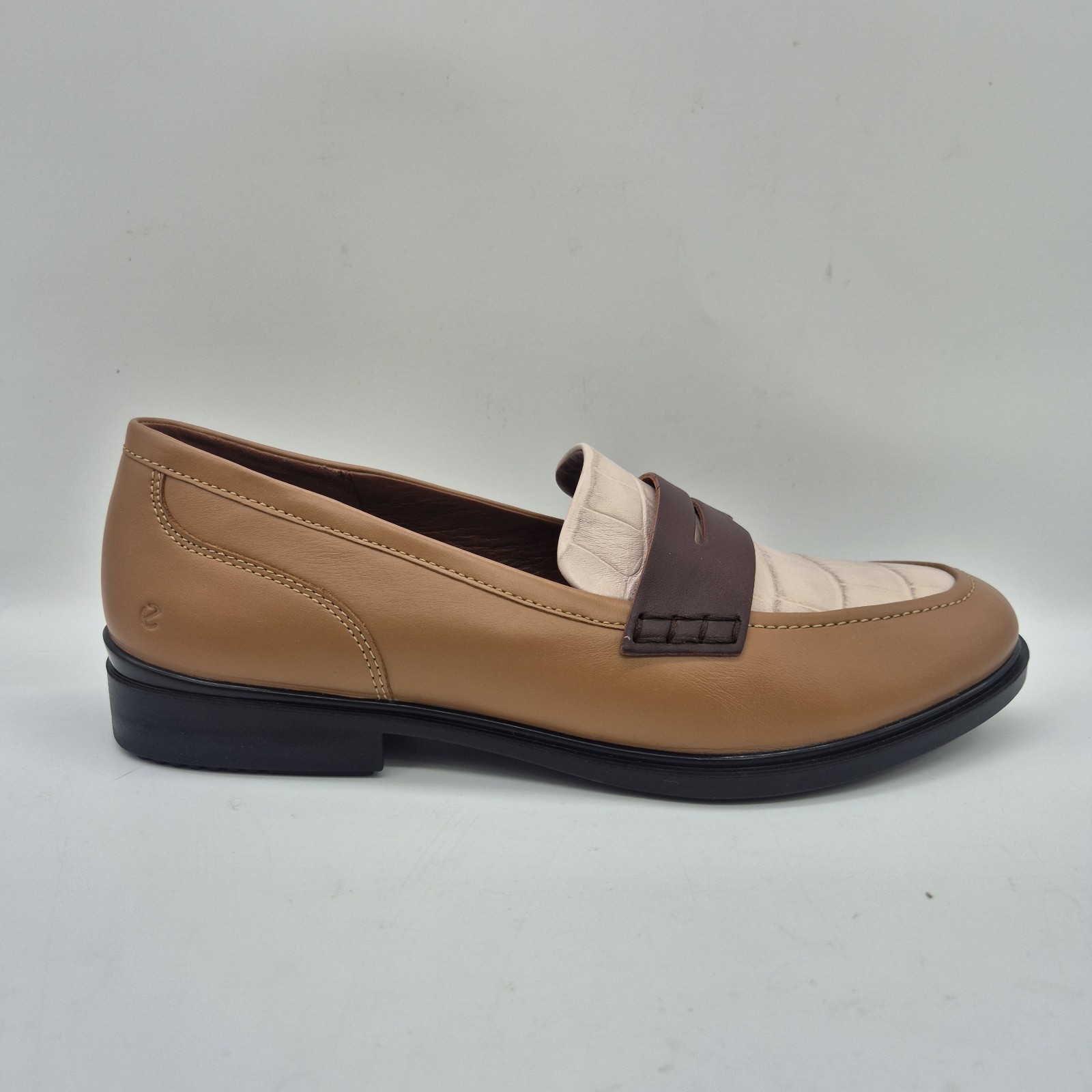 ECCO Women’s Loafers Size 39 Dress Classic 15 Leather Tan Preppy Stone Croc 311
