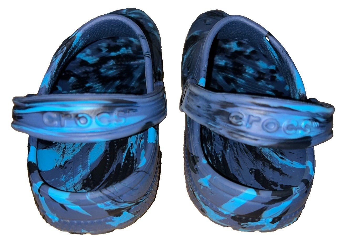 NWOB Blue Camo Crocs with American Flag Pins- Junior SZ J-5; 7.5 L; EU 37-38