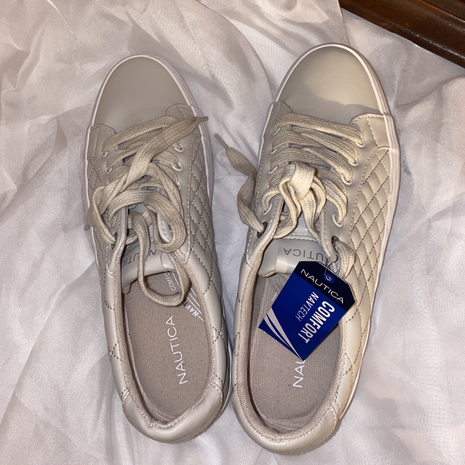 Nautica Women’s Shoes Size US 8.5 Comfort Insole New With Tags Leather Quilted
