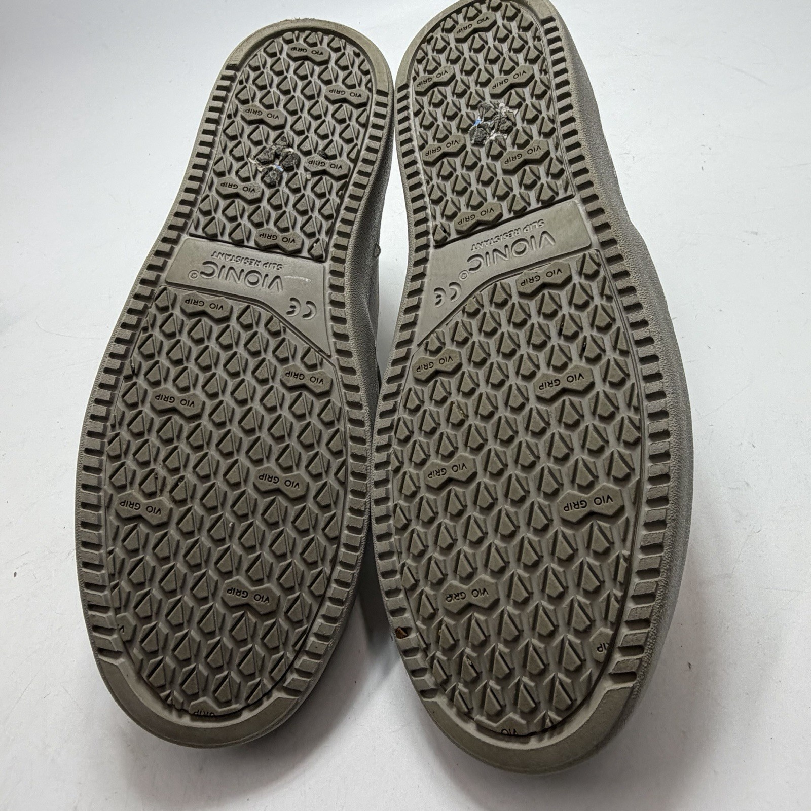 Vionic Avery Camo WOMEN US 8 Grey Suede Slip On Sneaker Vio-Grip Slip Resistant