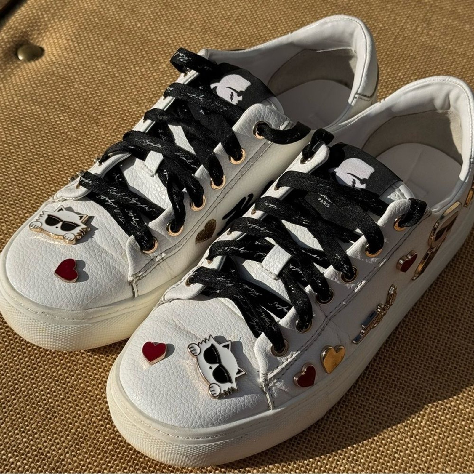 Karl Lagerfeld Paris Cate Pins Sneakers White Leather Heart Pins Charm Women 6M