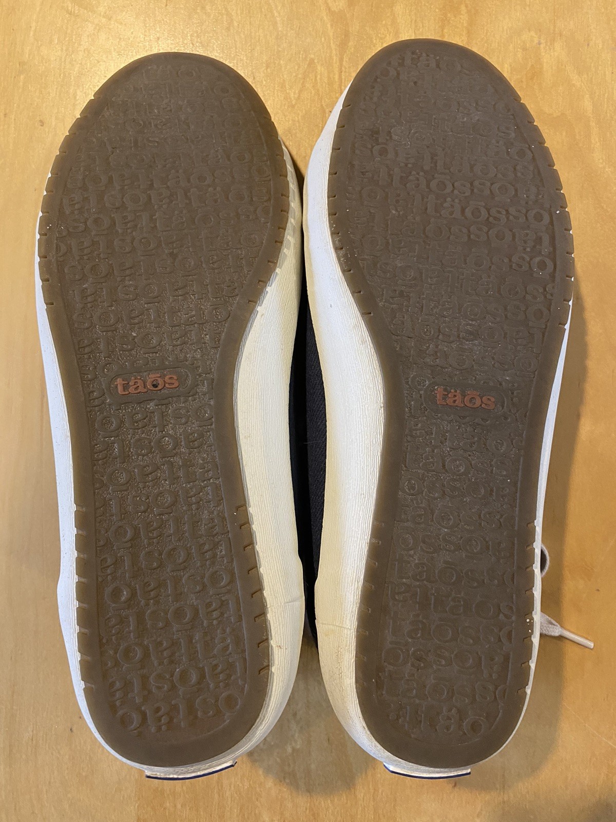 Taos Star Washed Blue Canvas Low Top Sneaker Flats Women’s US 8.5W