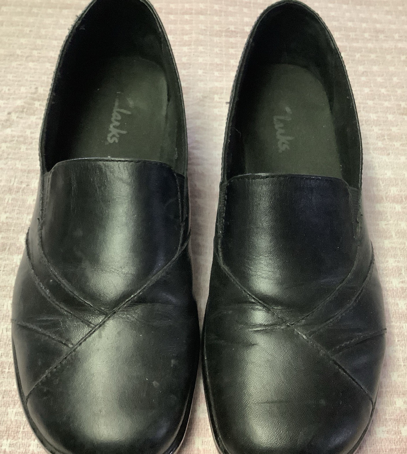 Clarks Womens Blackberry Black Leather Loafers, Shoe size 8M 84629