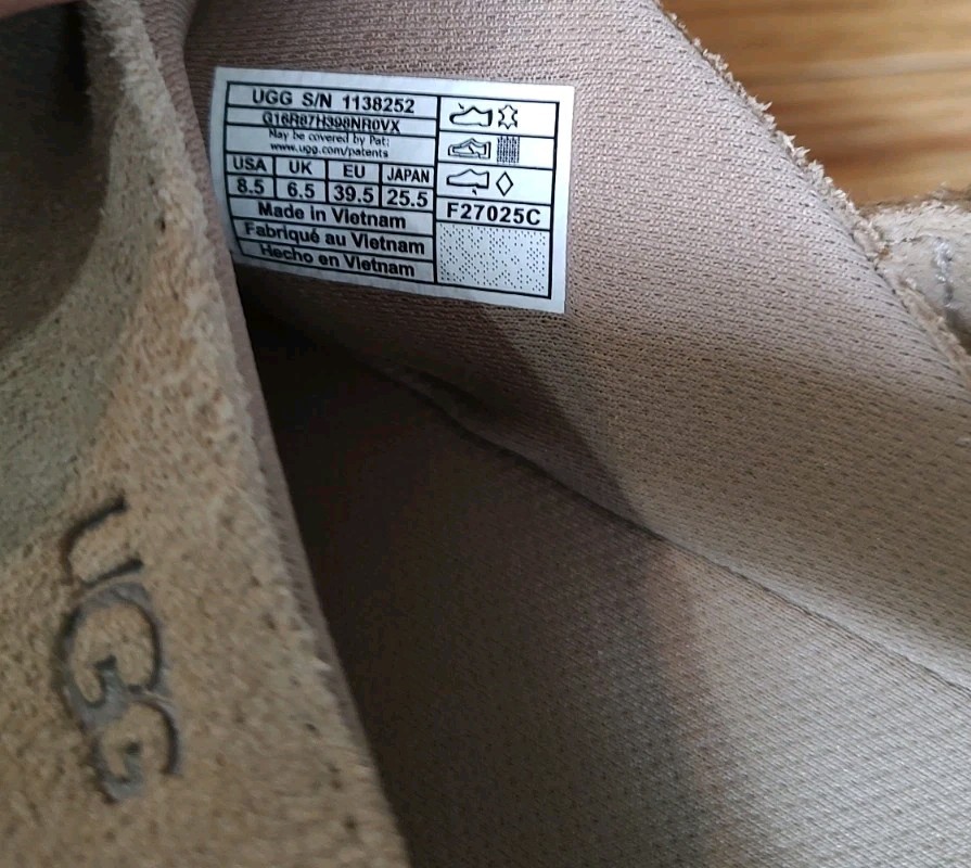 Ugg Goldenstar Suede Clogs With Adjustable Strap: Women’s Size 8.5