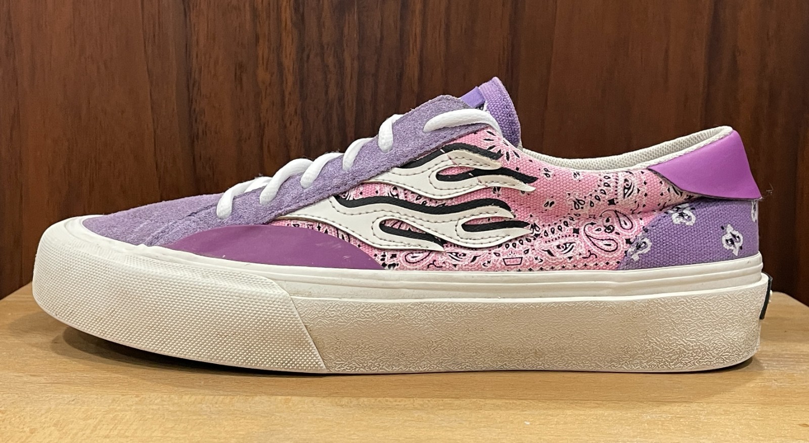 Straye Logan Mixed Rag Purple Pink Flame Skateboard Shores-Women’s 9.5