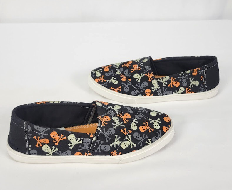 Women’s Tommy Bahama Shoes Size 8.5 Halloween Skull Slip On Glow In The Dark