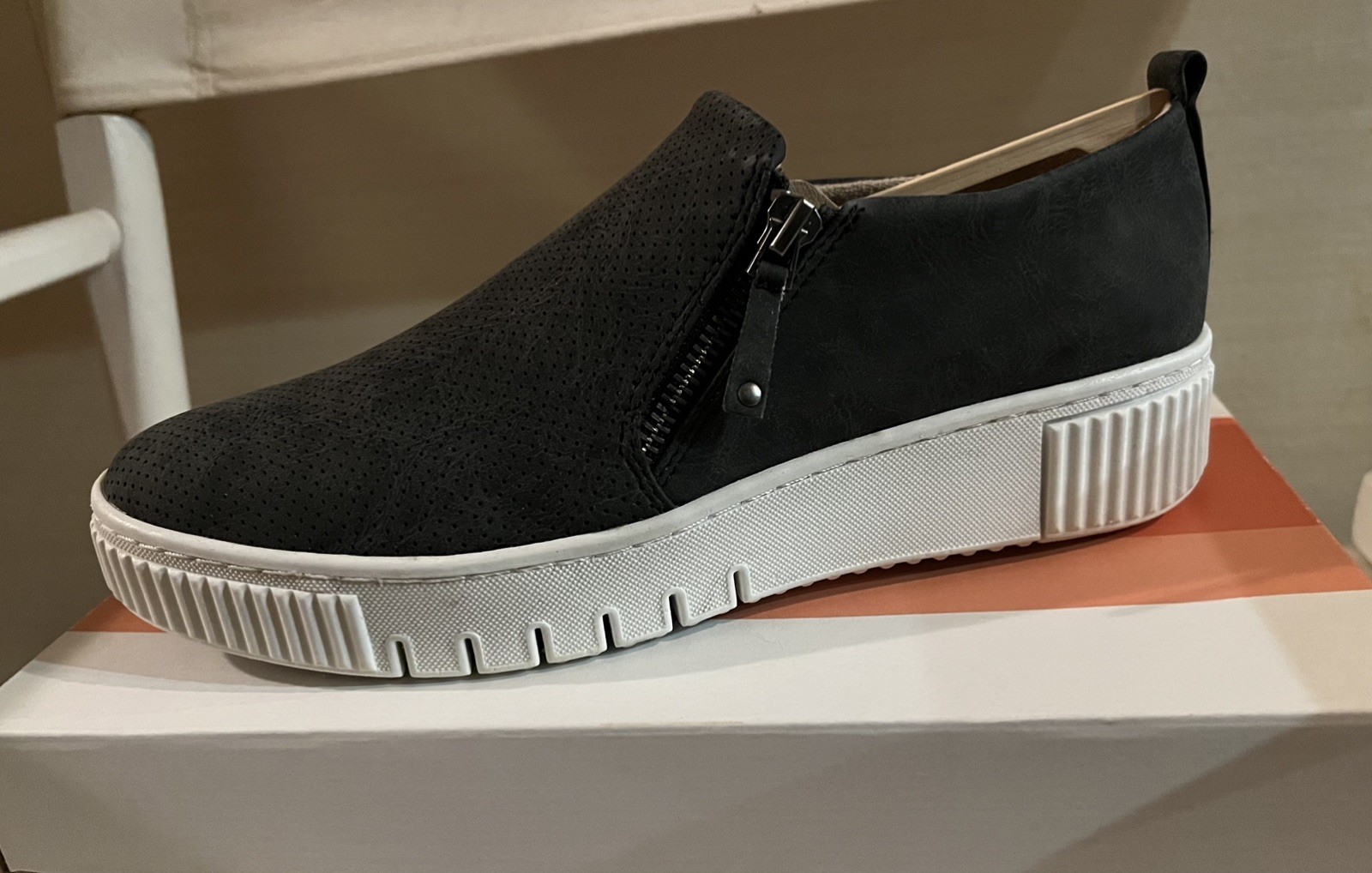 Soul Naturalizer “Turner” Slip-On Sneakers Black Canvas Women’s Size 9M NIB