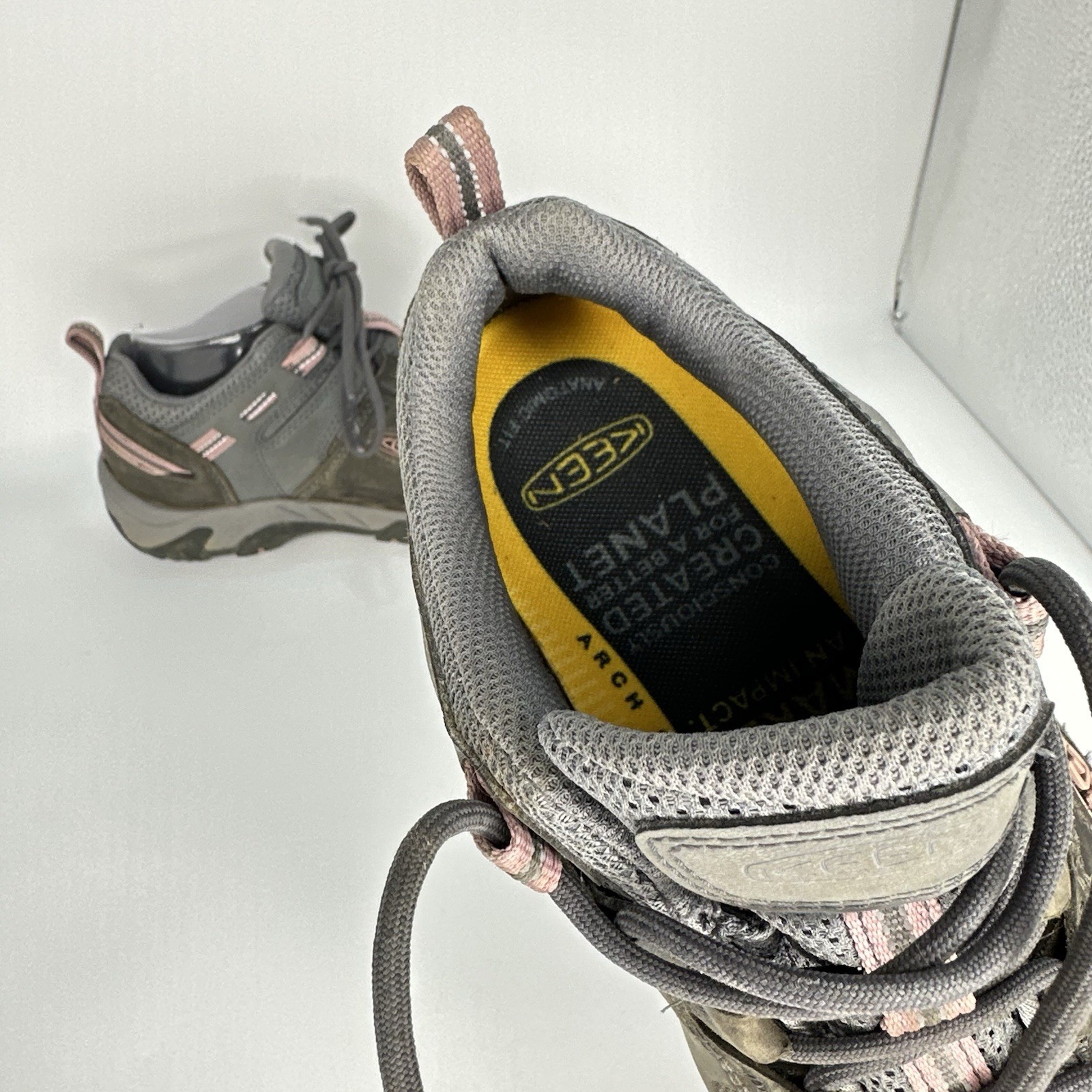 Keen Steens Vent Leather Hiking Outdoor Shoe Women 9 US Gray 1022751