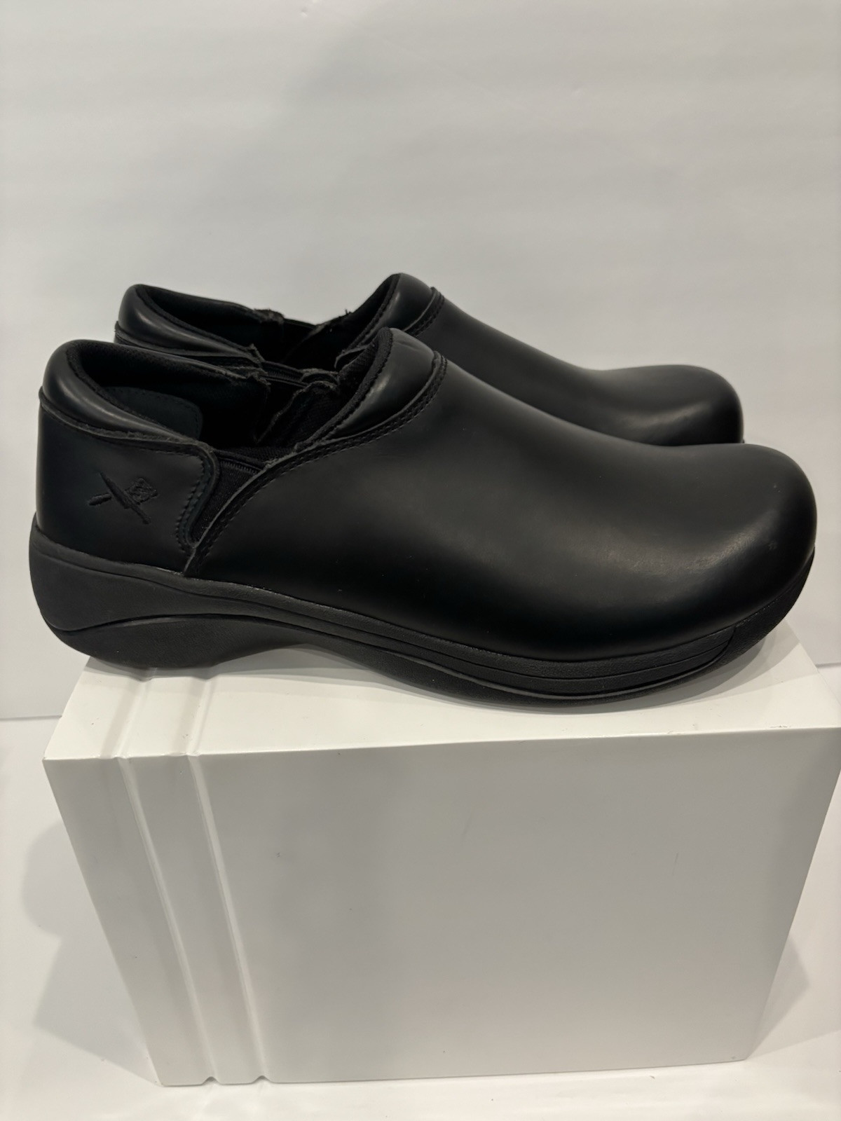 Mozo traction by shoes for crews / Size 9.5 Black NEW!!/work shoes/ladies/no box