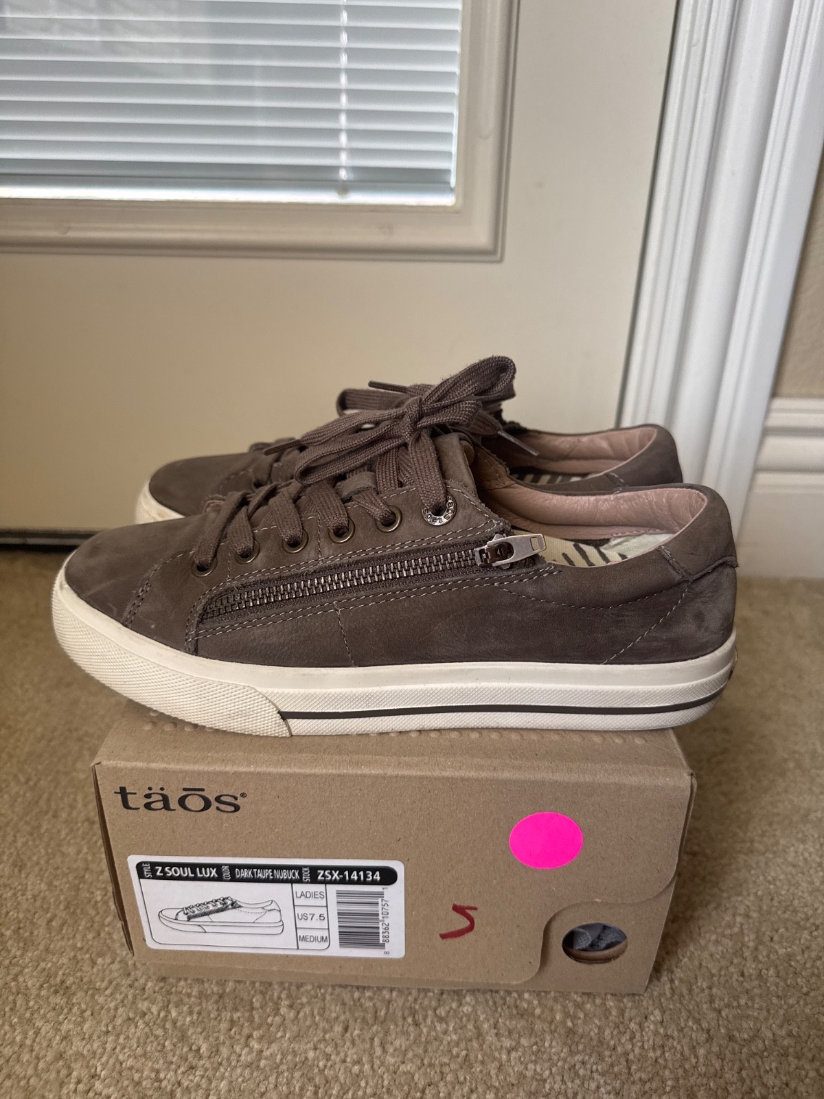 taos Z Soul Lux women’s shoes size 7.5
