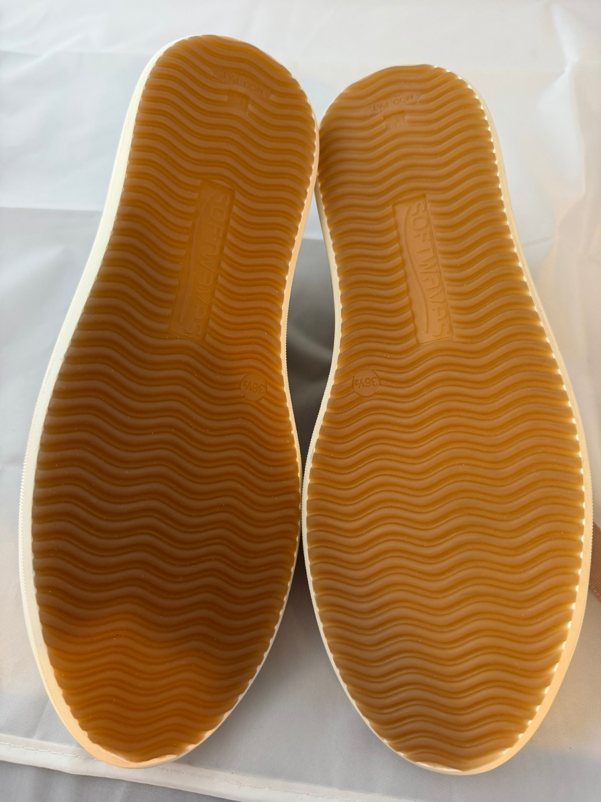 SoftWaves Women’s 7.87.41 Camel/Off White Shoe, Size 41 (10 US) NEW