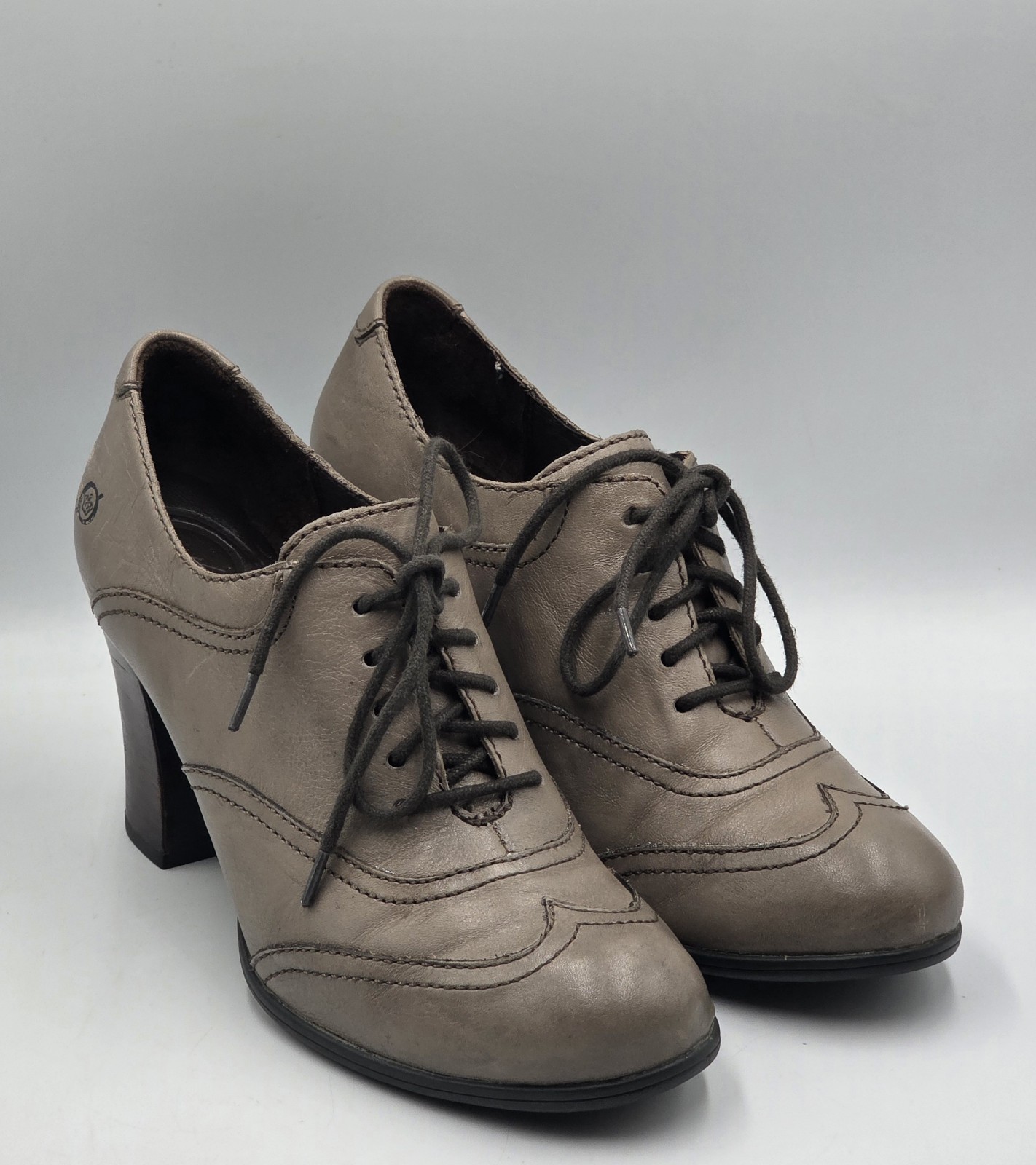 Born Taupe Leather Wingtip Oxford Heel Women’s 8 Shoes Academic School Girl