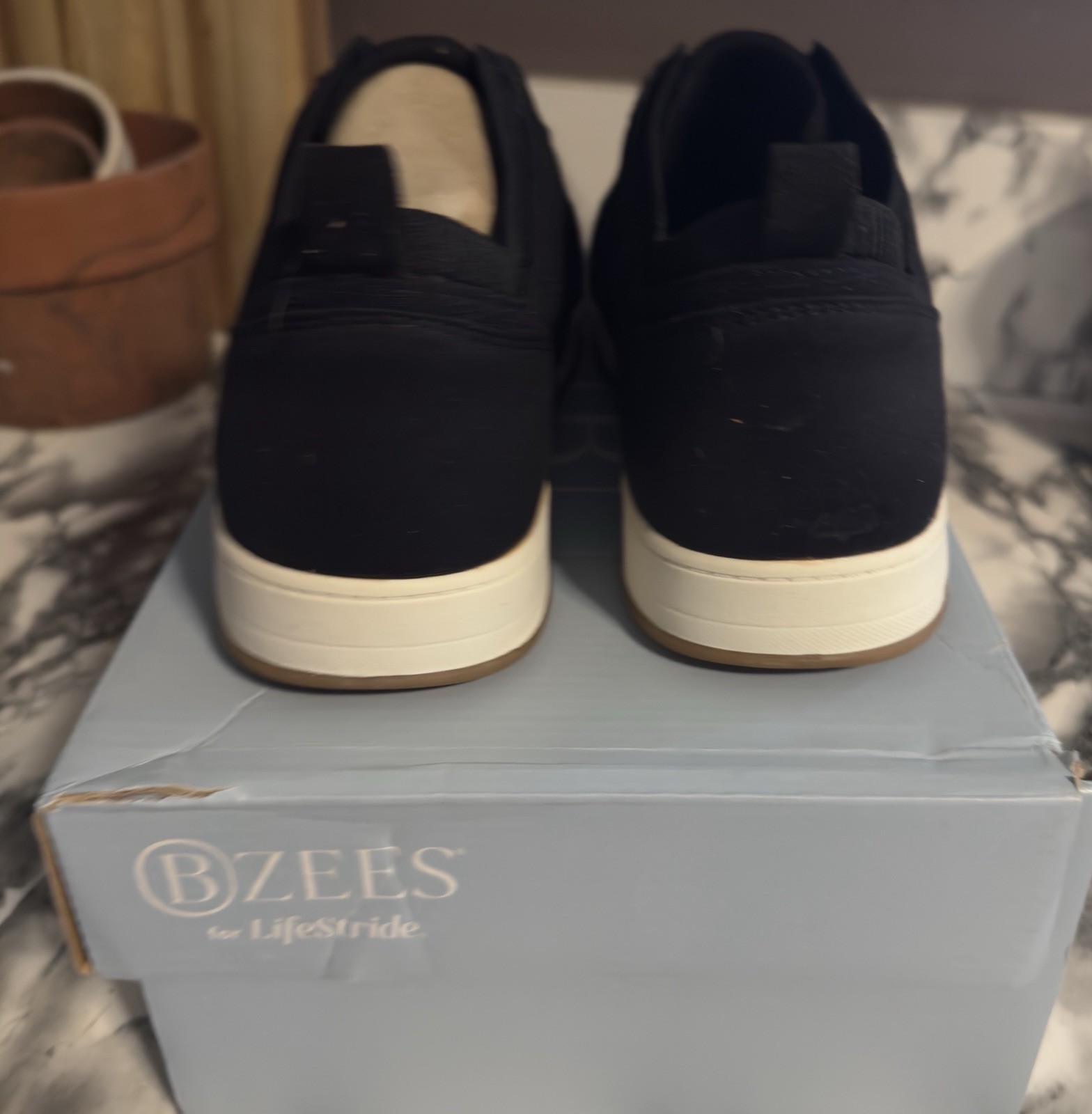 BZEES for LifeStride Dynamic Women’s Black Fabric Lace-Up Sneaker 9.5 W Washable
