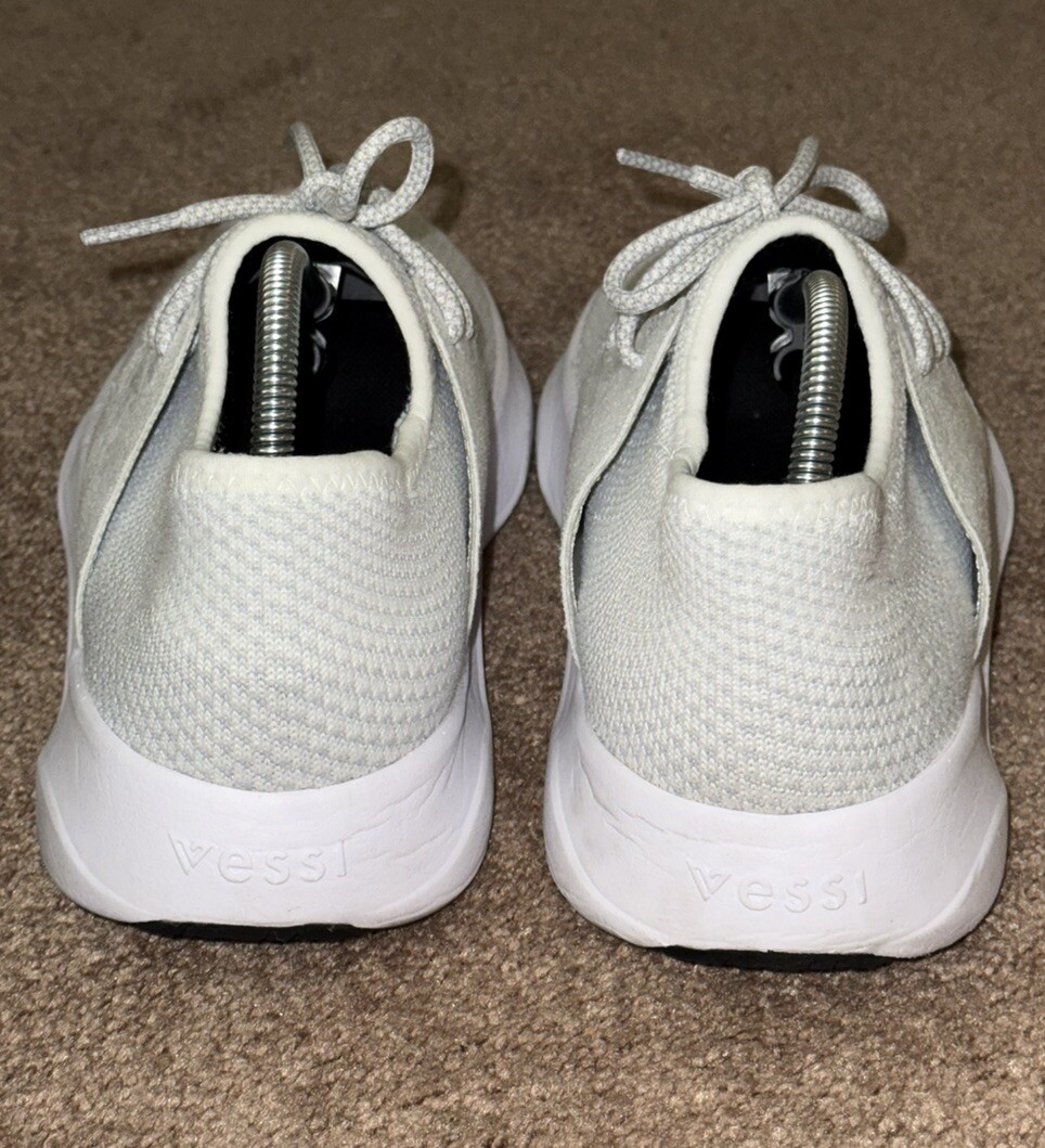 VESSI Waterproof Knit Everyday Classic sneakers shoes Women’s Size 7 Pearl white