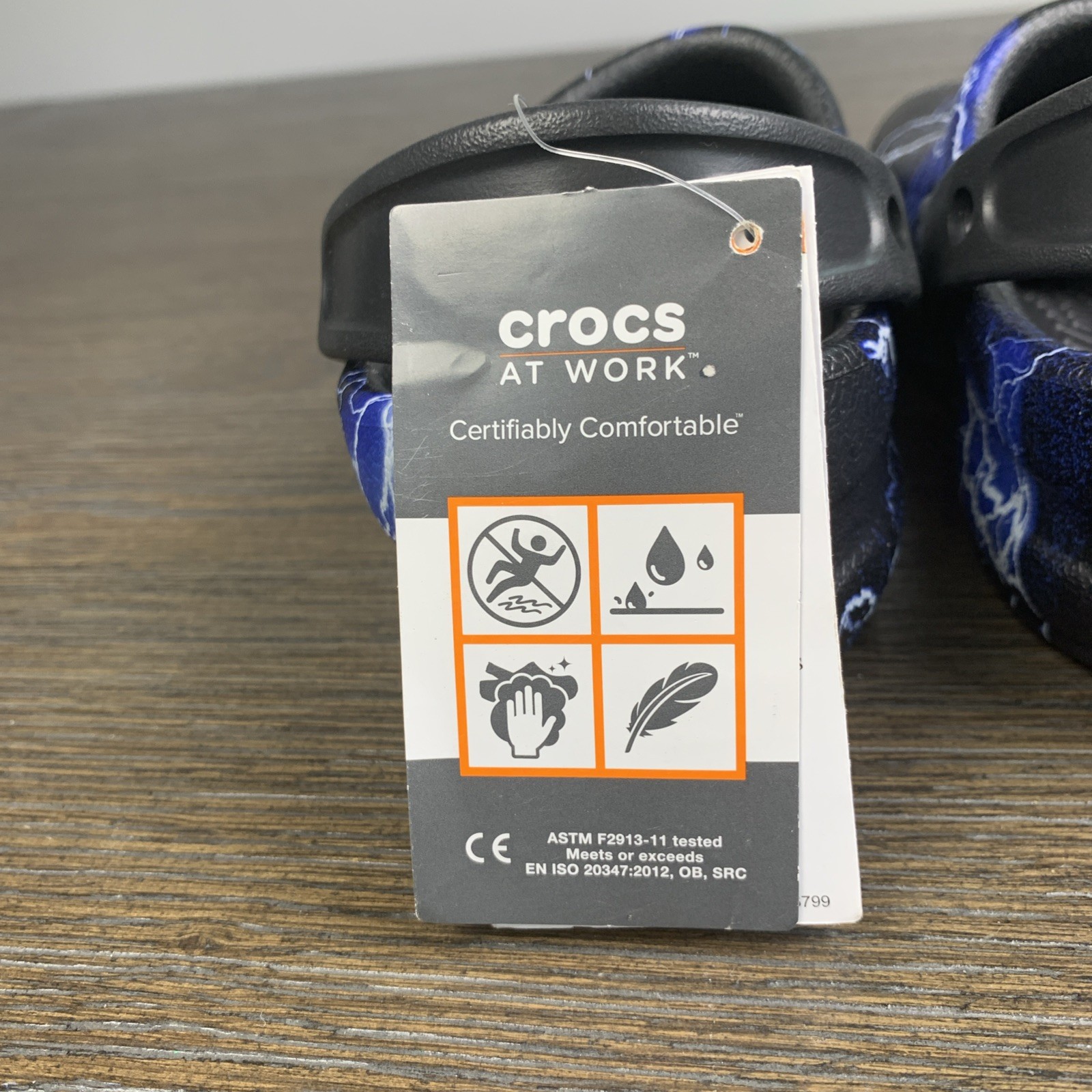 Crocs Bistro Graphic Black Lightning Bolt Graphic Slip Resistant Clogs Sz M4 W6