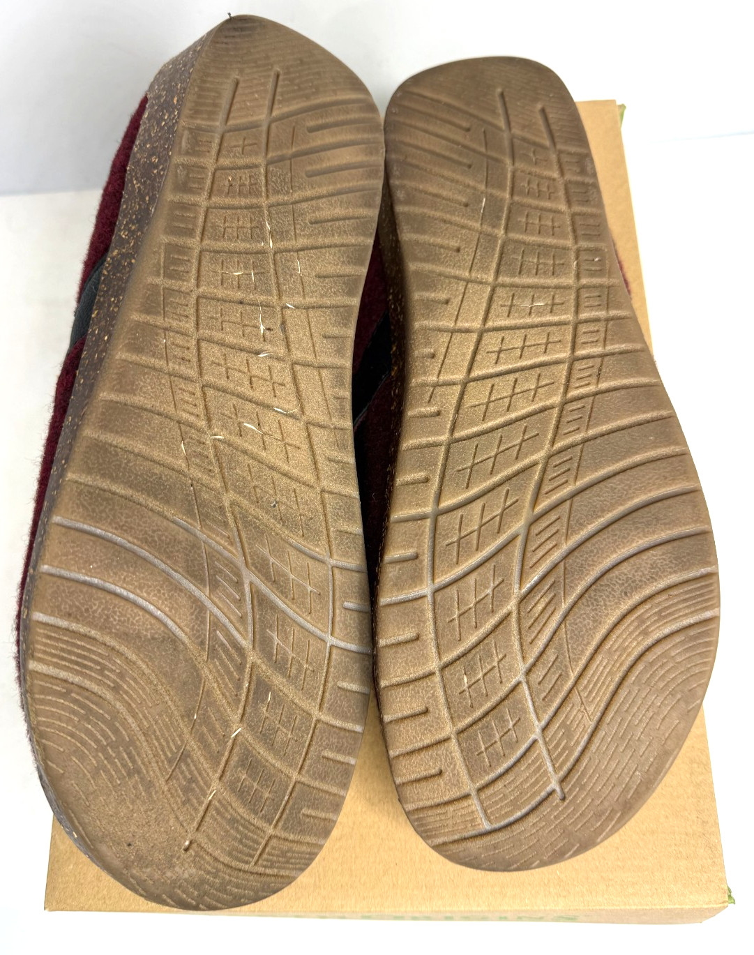 Earth Origins Felt Slip-On Clogs Strap Detail Jenna Merlot – Size 9 M US