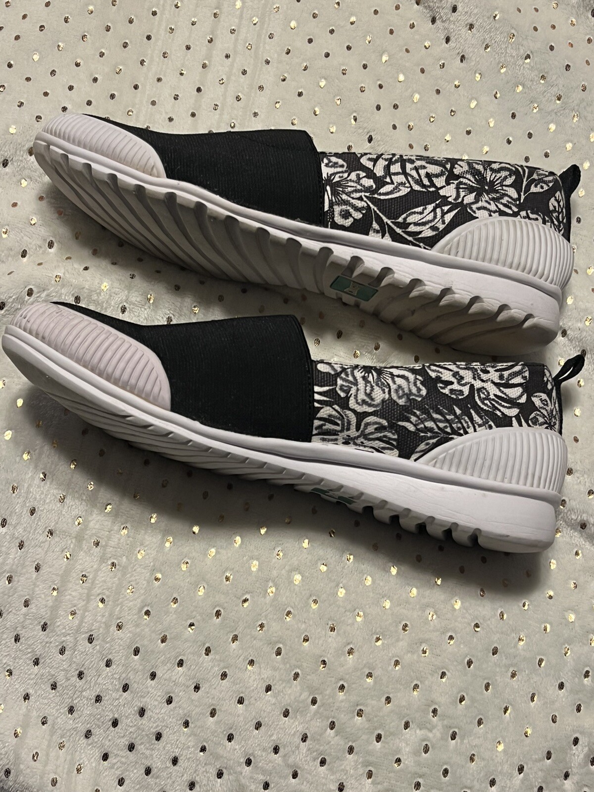 Cougar Sparkle SlipOn Shoe Comfort Black White Floral Casual Sneaker Women Sz 8M