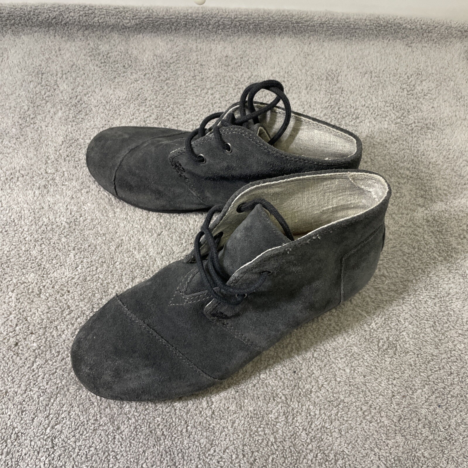 Toms Ankle Boots Womens Juniors Size 3 Gray Desert Wedge 10010659 Suede Lace Up
