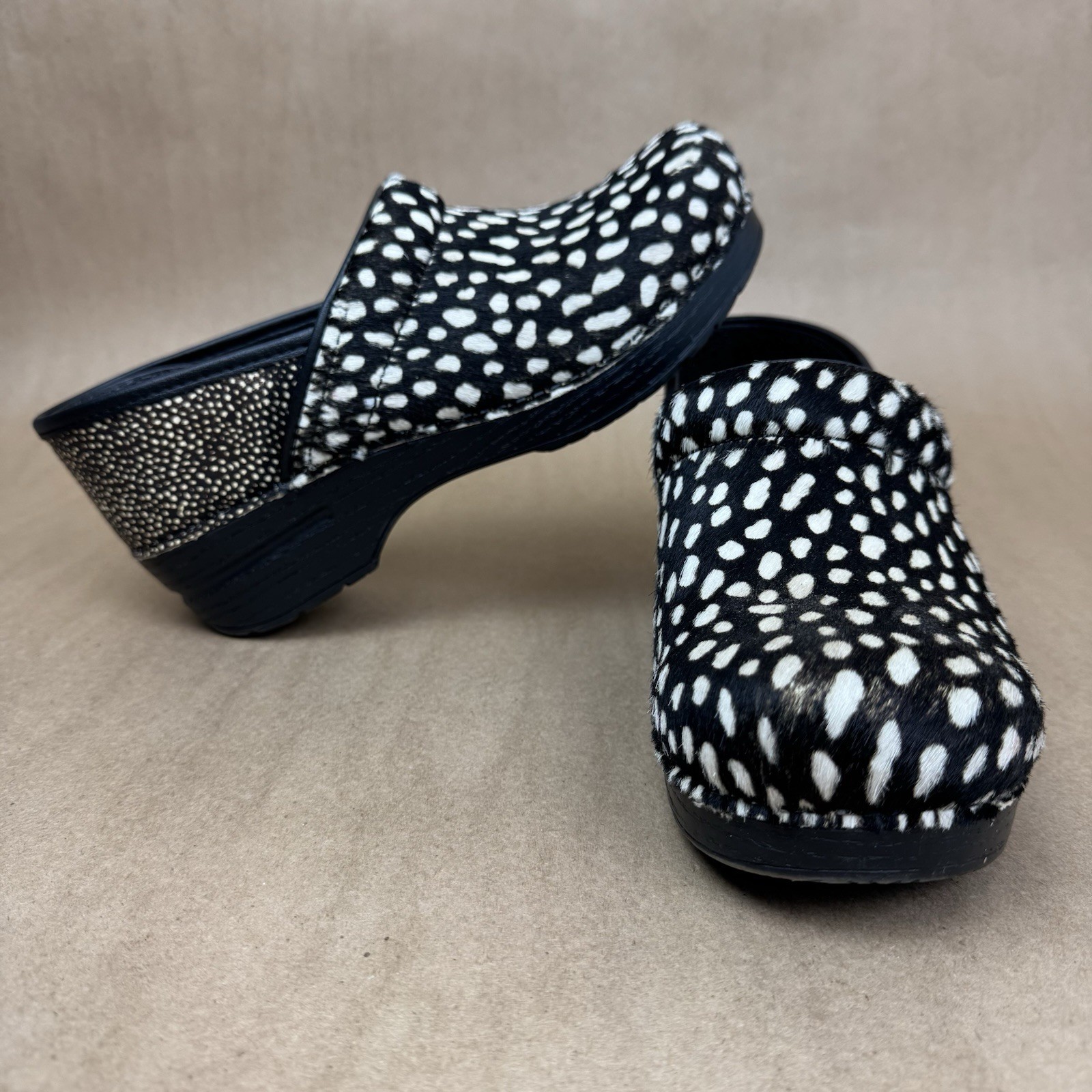 Dansko Professional Haircalf Spotted Clogs Women Shoes 106-860202 EU 38 US 7.5 8