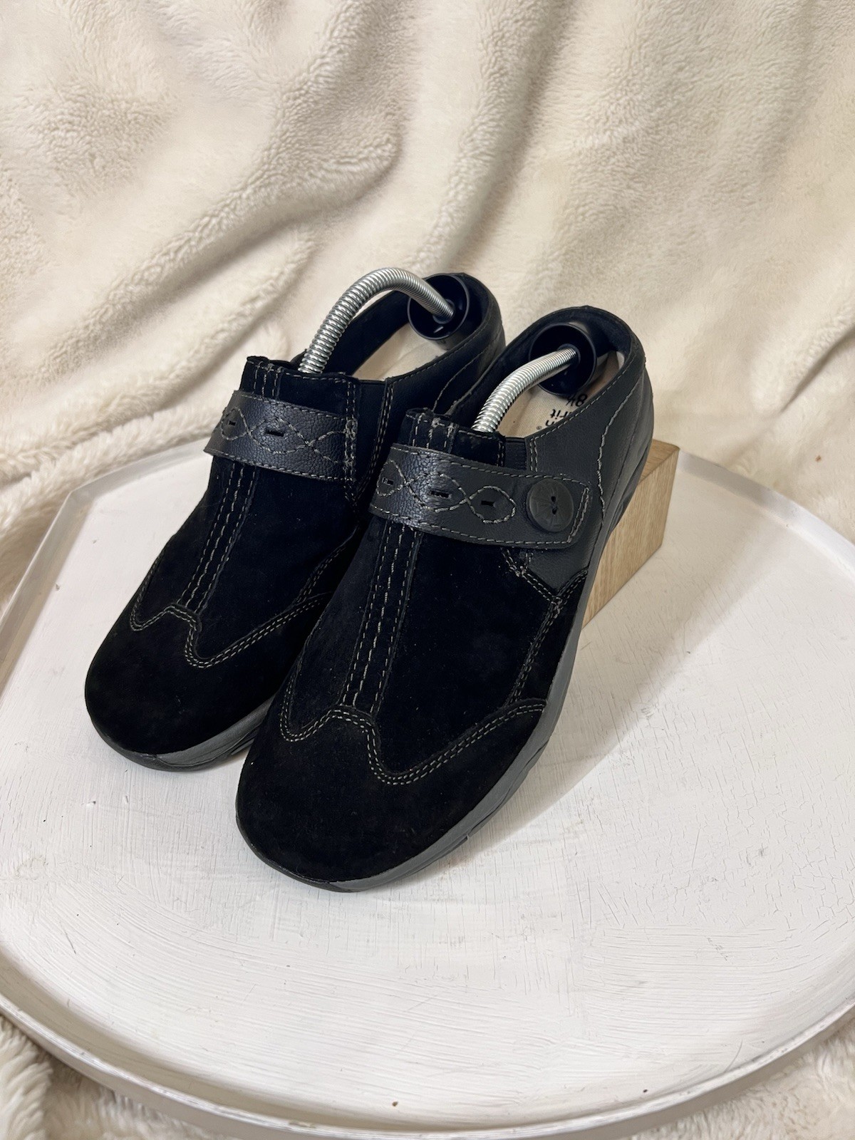 New Earth Sprit Womens Slip on Mule US 8.5 Black Suede Gelron Cushion NWOB