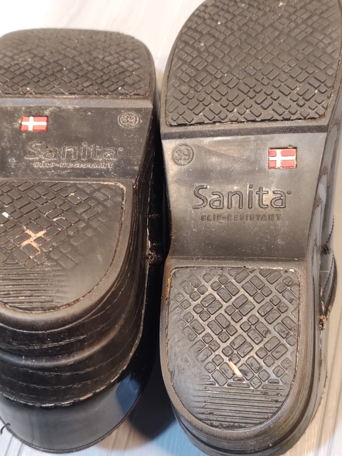 Sanita Professional The Original Danish Black Leather Shimmer Clogs Women 39/8.5