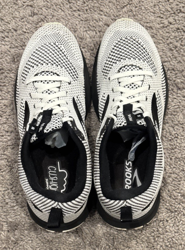 Brooks Women’s Size 11 Revel 5 “Oreo” Running Shoes Sneakers 1203611B121