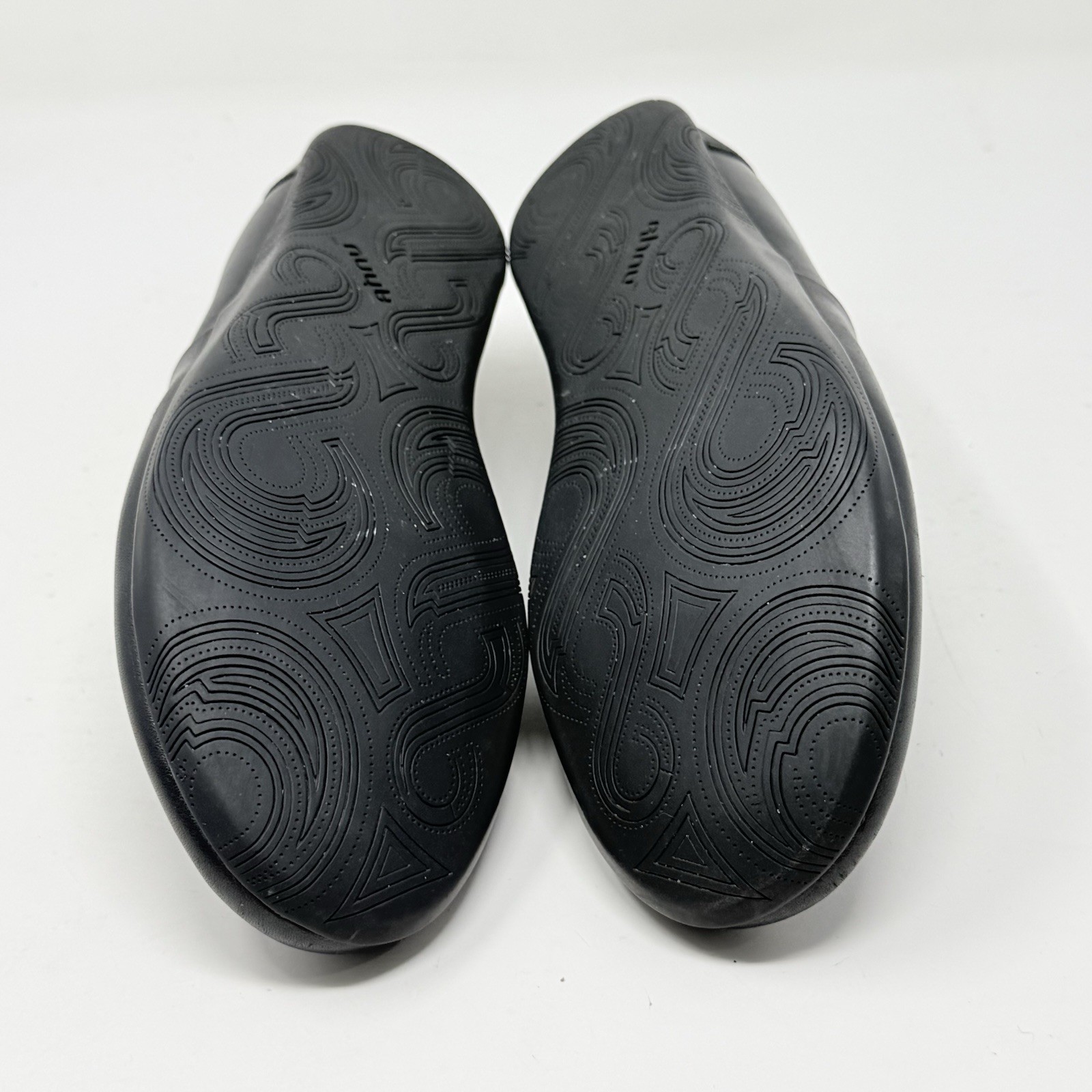 Ahnu Tola Slip On Shoes Womens 9.5 Black Leather Casual Comfort Walking Office