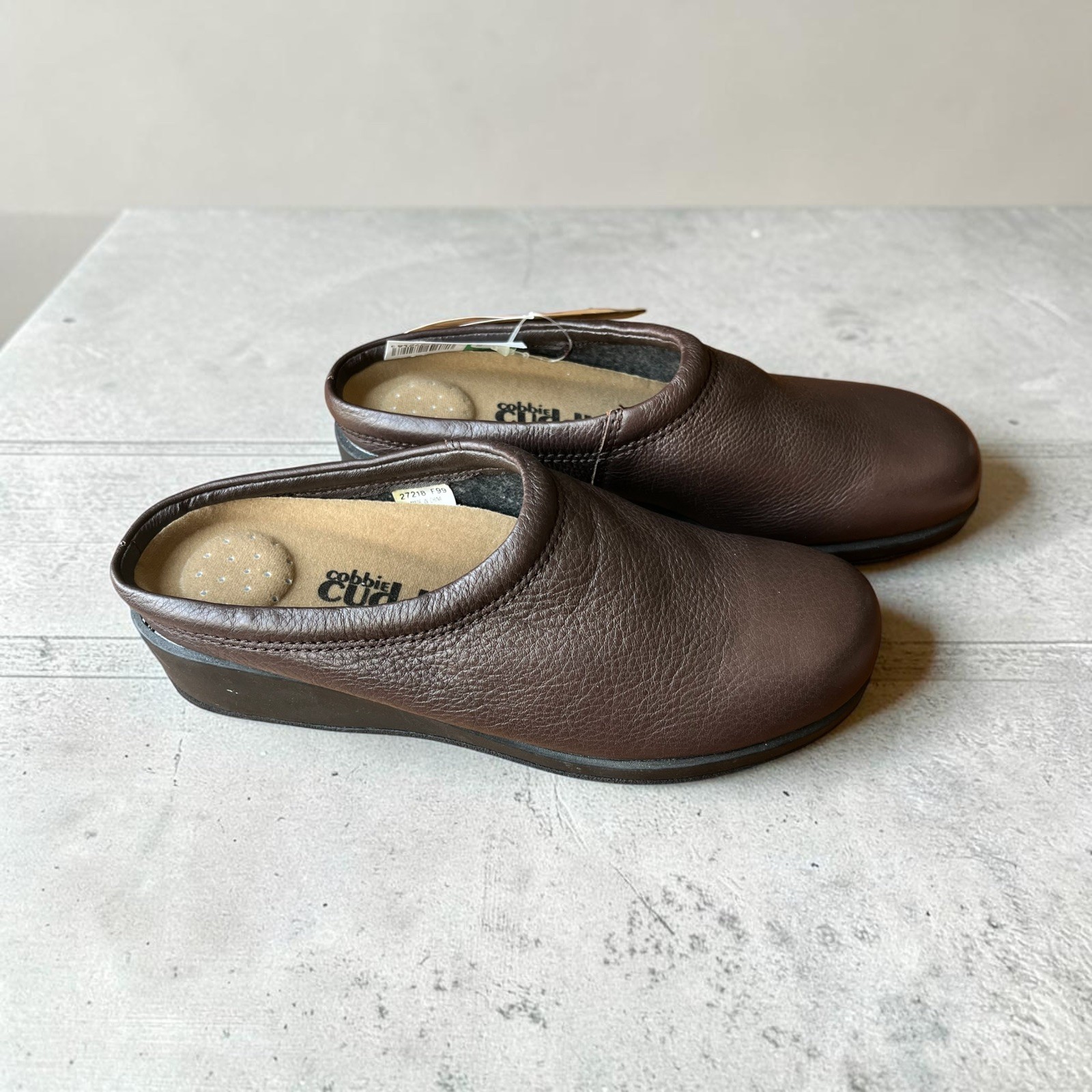 Cobbie Cuddlers Womens Leather Slip On Mules Brown Clogs NWT size 8