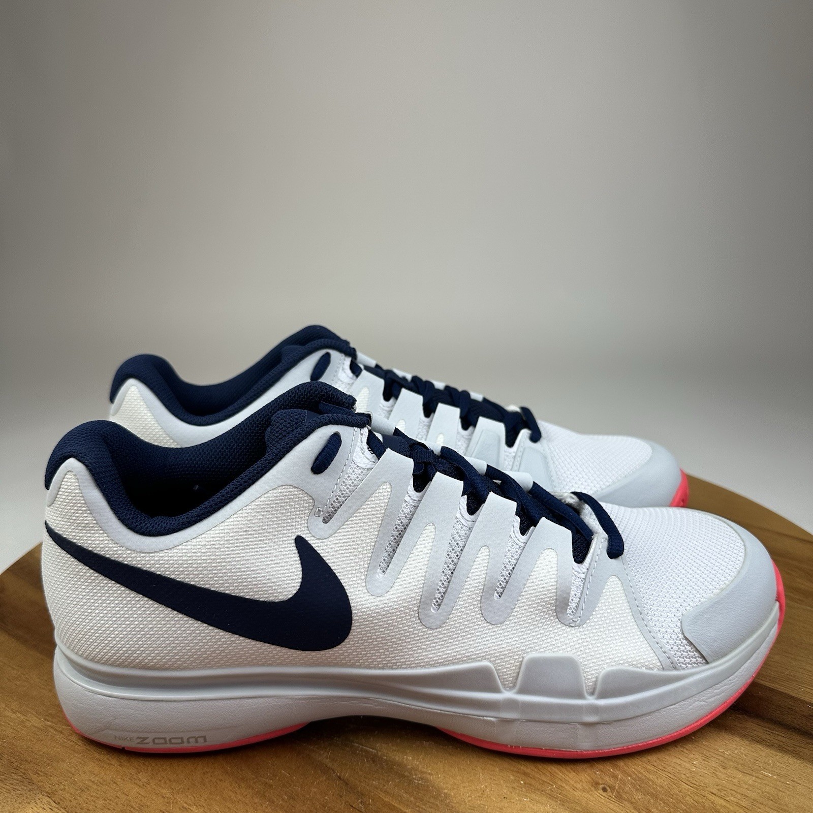 New NIB Womens Nike Zoom Vapor 9.5 Tour White Athletic Tennis Sneakers Size 11.5